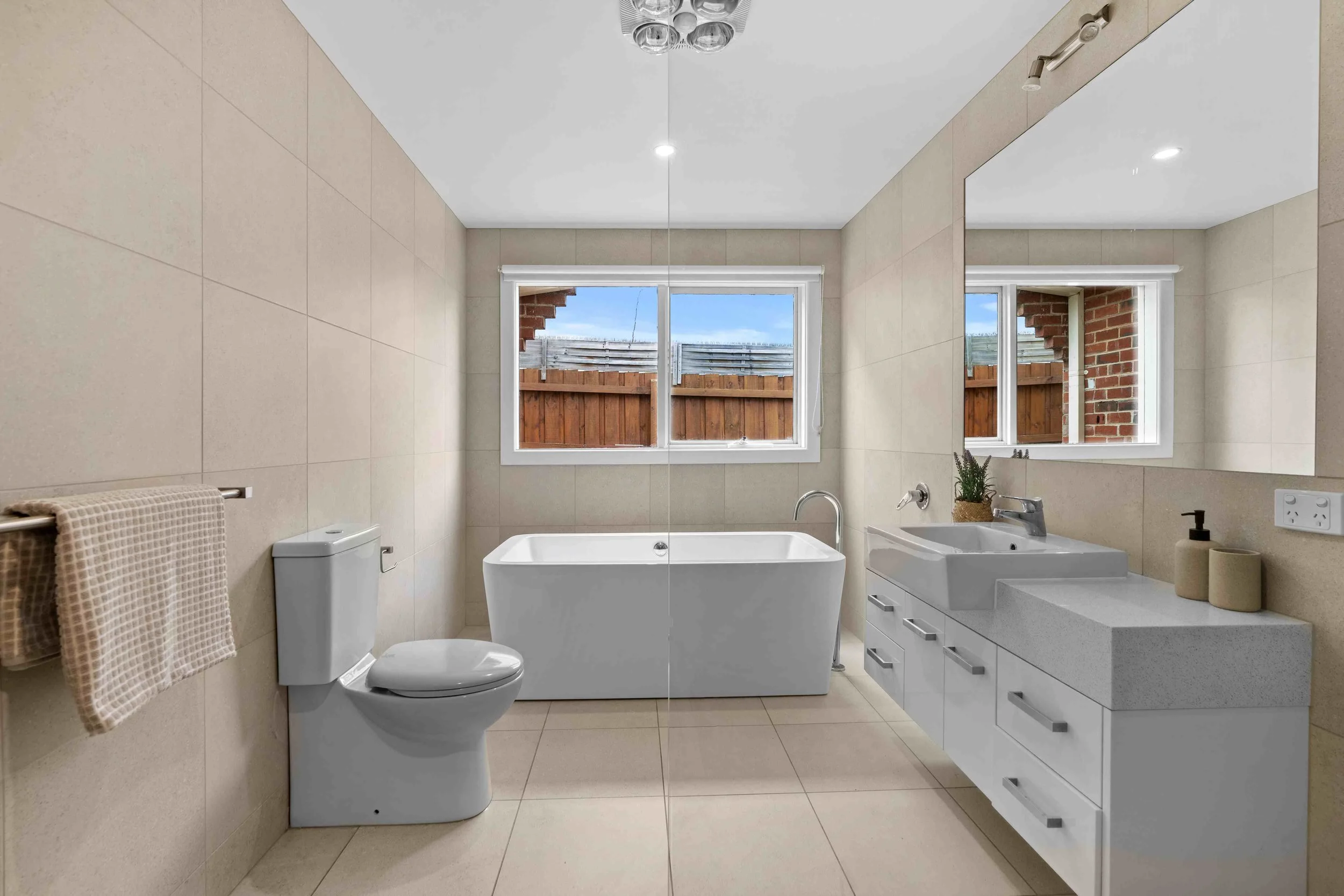 Box Hill South - 4 Verona Street, Box Hill South, VIC 3128 - Townly - 7.jpg