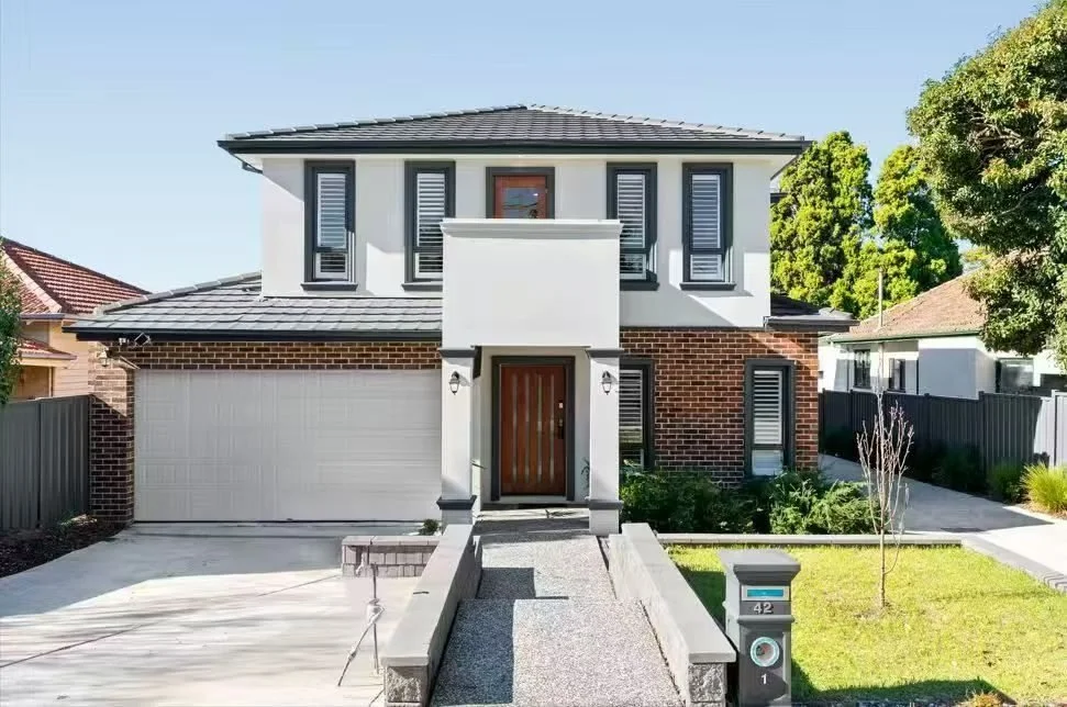 Burwood - 42 Roslyn Street, Burwood, VIC 3125 - Townly - 12.jpg