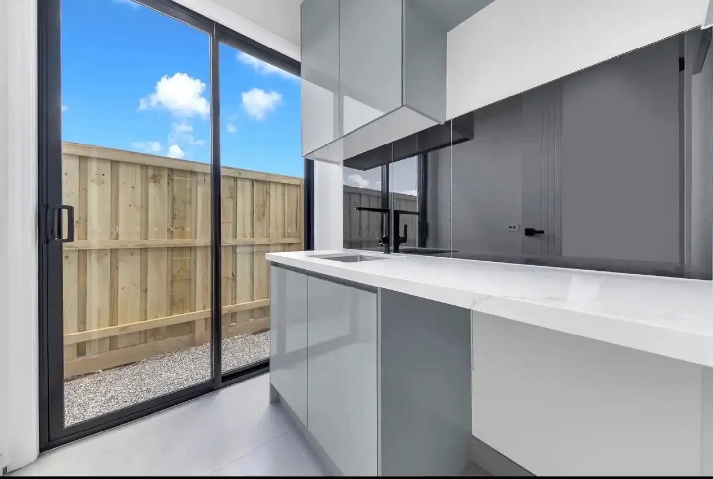 Tarneit - 7 Lopera Drive, Tarneit, VIC 3029 - Townly - 3.jpg