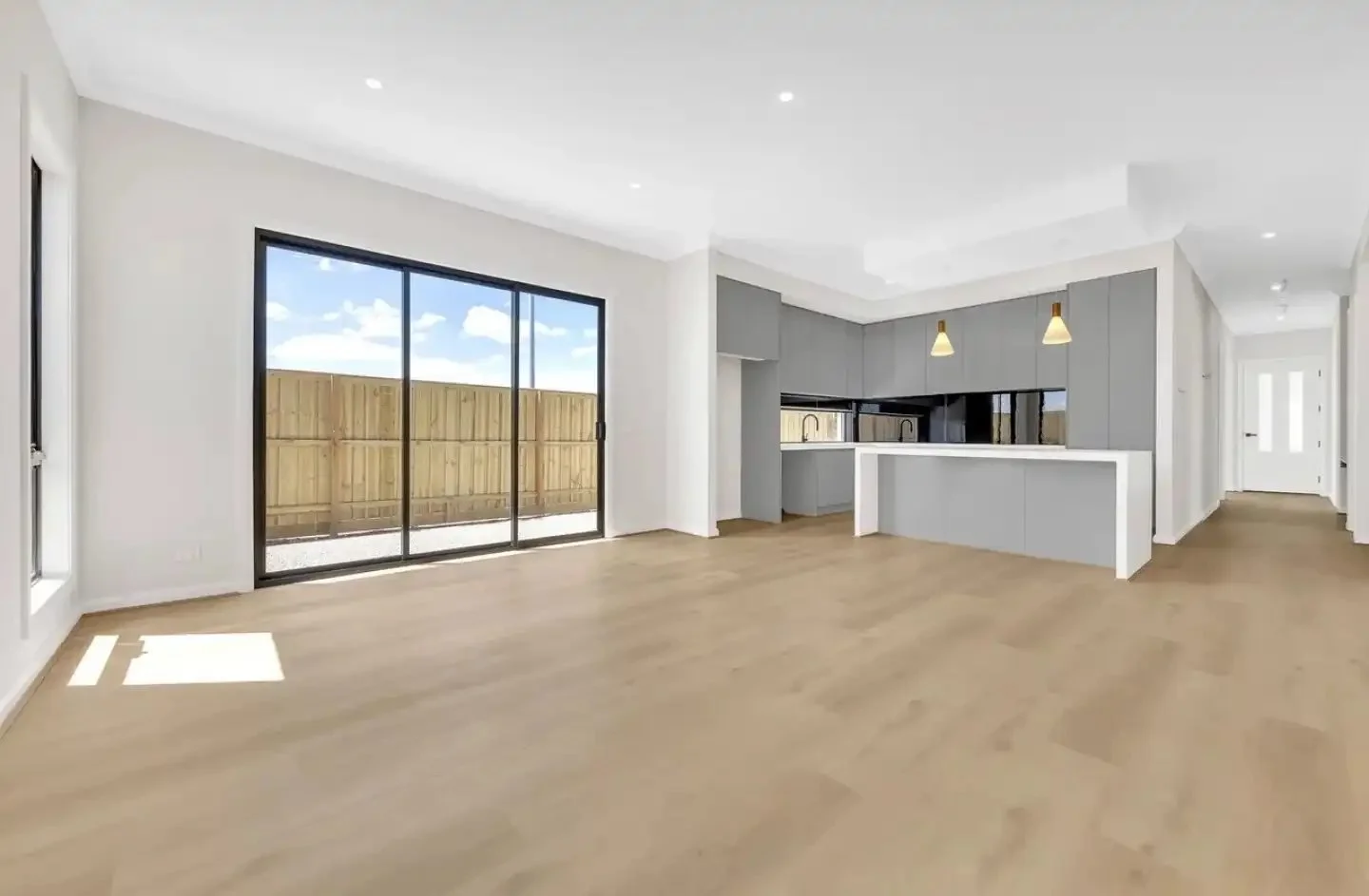 Tarneit - 7 Lopera Drive, Tarneit, VIC 3029 - Townly - 13.jpg