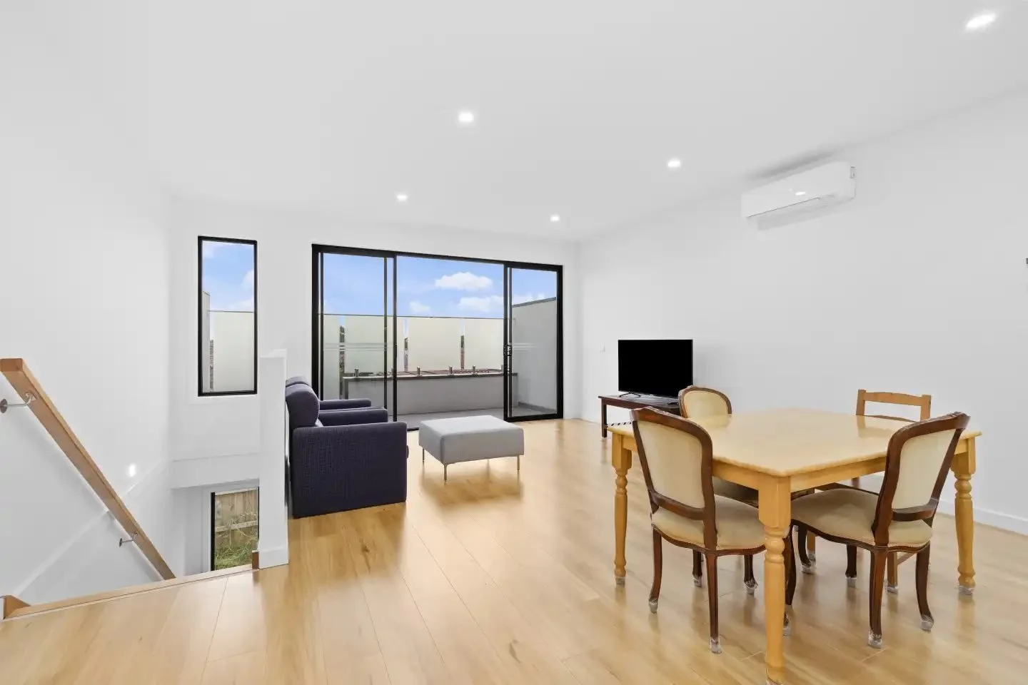 Cranbourne - 6 Duff Street, Cranbourne, VIC 3977 - Townly - 10.jpg