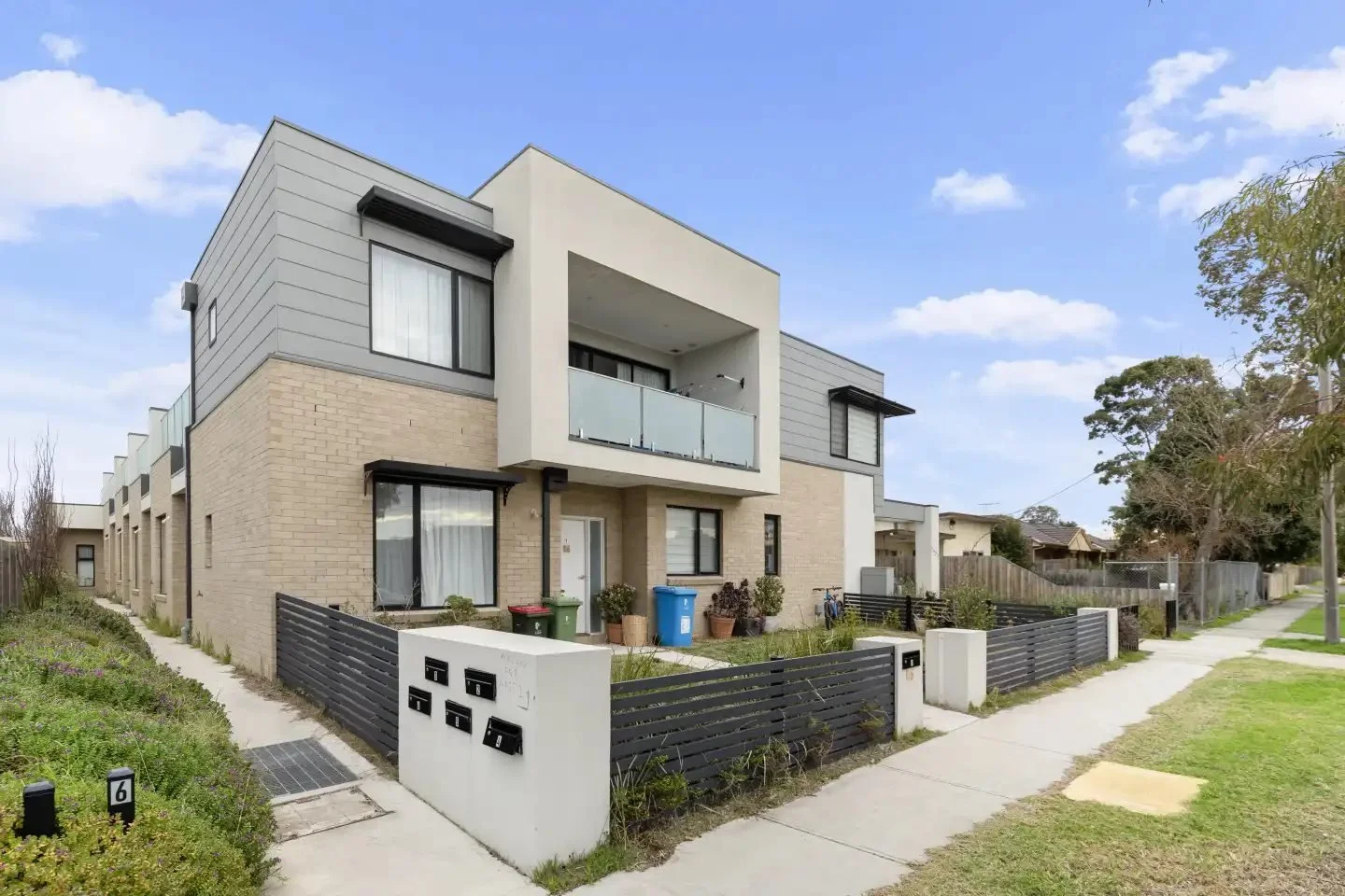 6 Duff Street