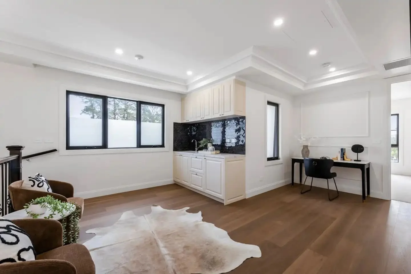 Glen Waverley - 19 Crown Street, Glen Waverley, VIC 3150 - Townly - 9.jpg