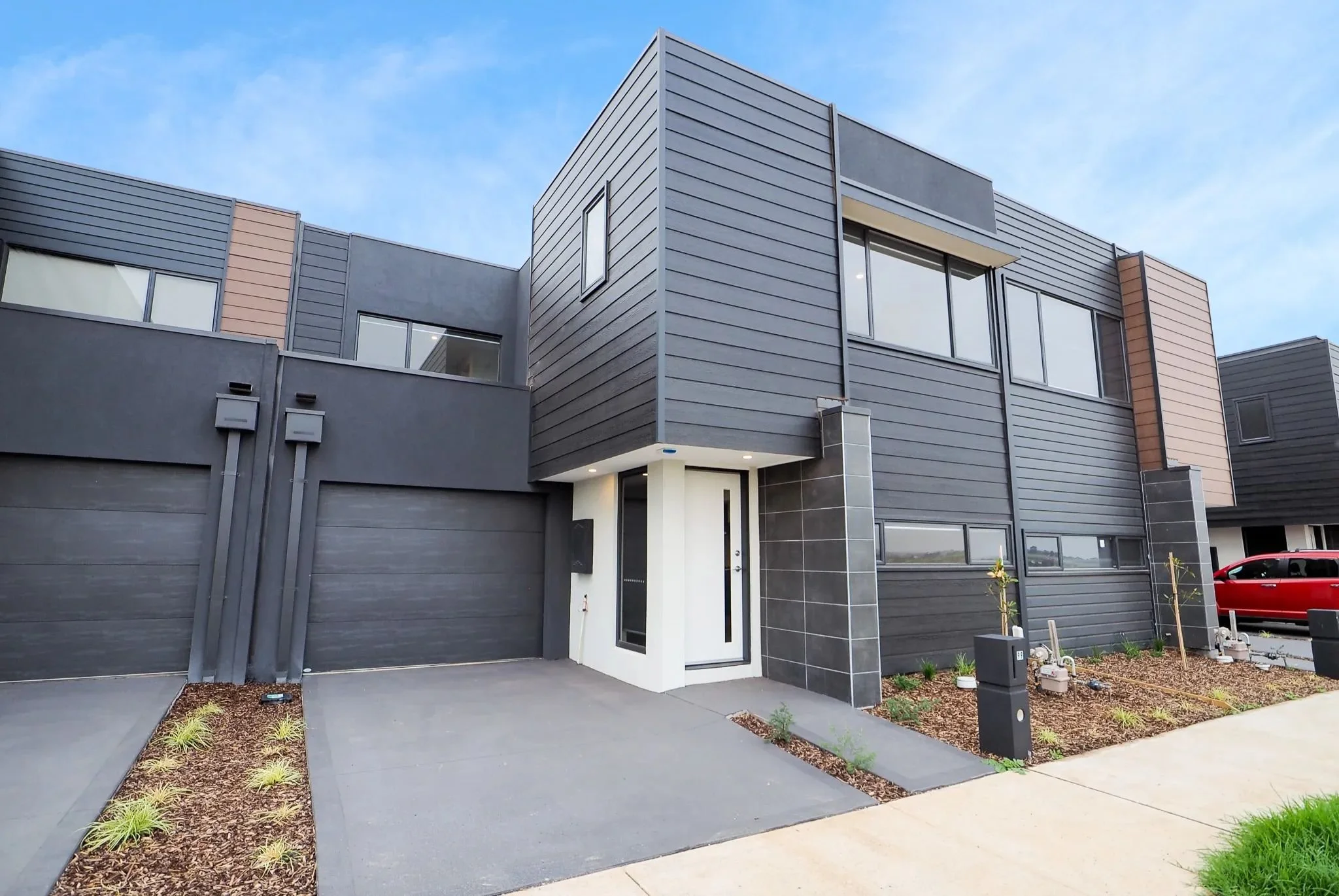 Deaneside - 99 Vere Court, Deaneside, VIC 3336 - Townly - 1.jpg