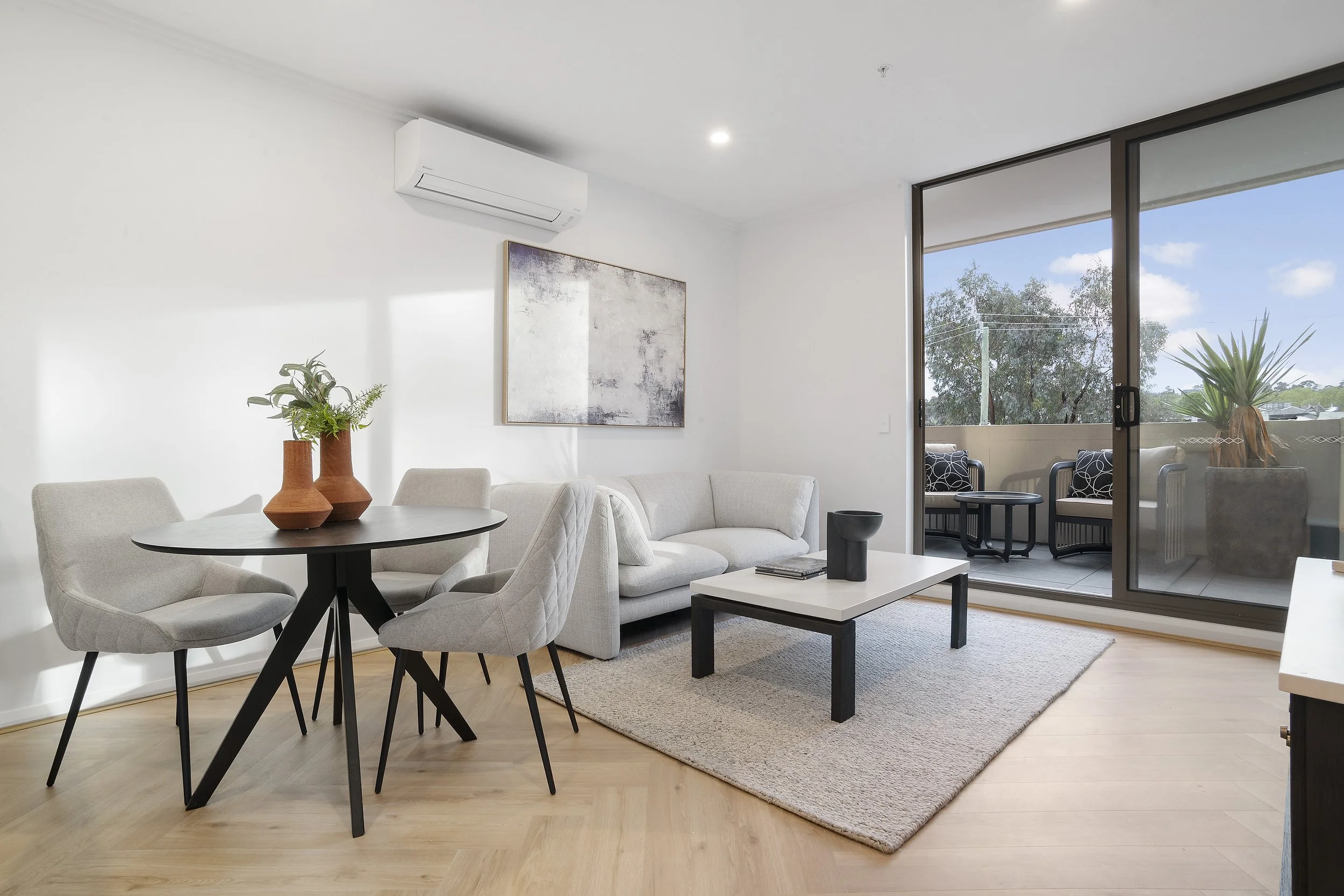 Living Room 8.jpg
