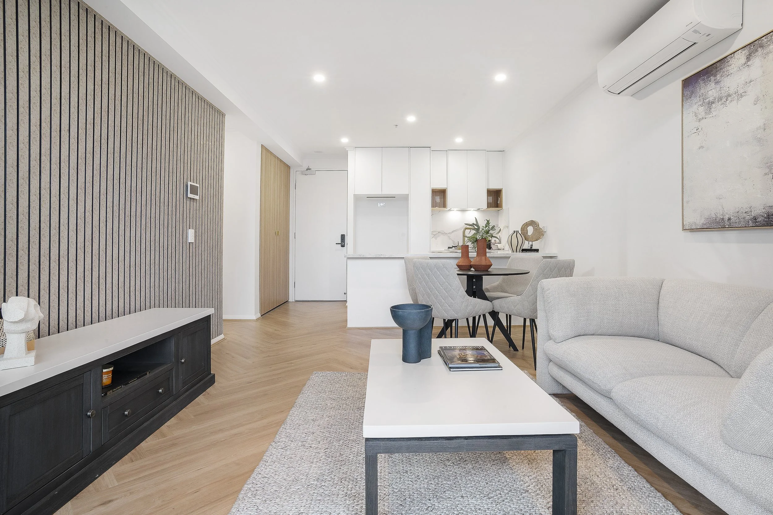 Living Room 6.jpg