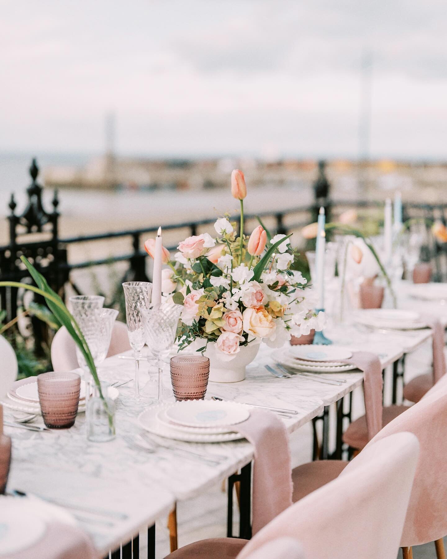 A few weeks ago we spent some time down at the beautiful  No 42 hotel in Margate, working on a couple of set ups to showcase the amazing spaces and views. We hope you like it! 🌸🌷

Featuring: 
Luna Cutlery 
Fleur Glassware
Parla Dinnerware 
Ruby Tum