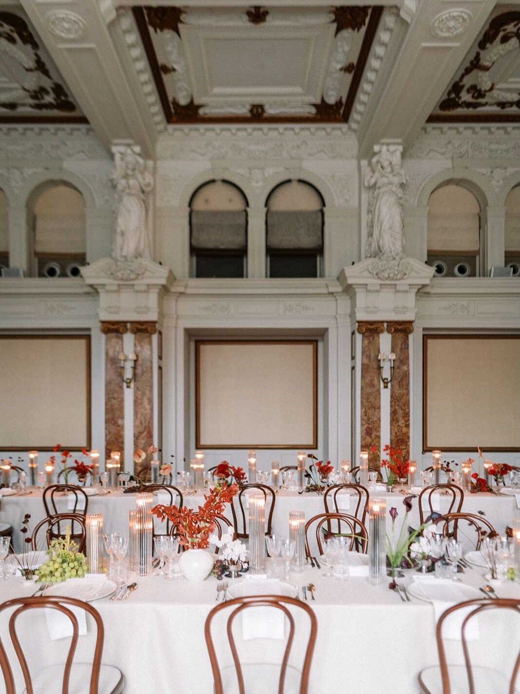 Soft candlelight, sculptural florals, and timeless details. 🍴

Design Lead, Concept &amp; Florist @emmaphoenixflowers
Concept &amp; Planner @georgiabarbaraevents
Planners Assistant @amydennison
Venue @kimptonfitzroy @lucywhite.weddings
Photographer 