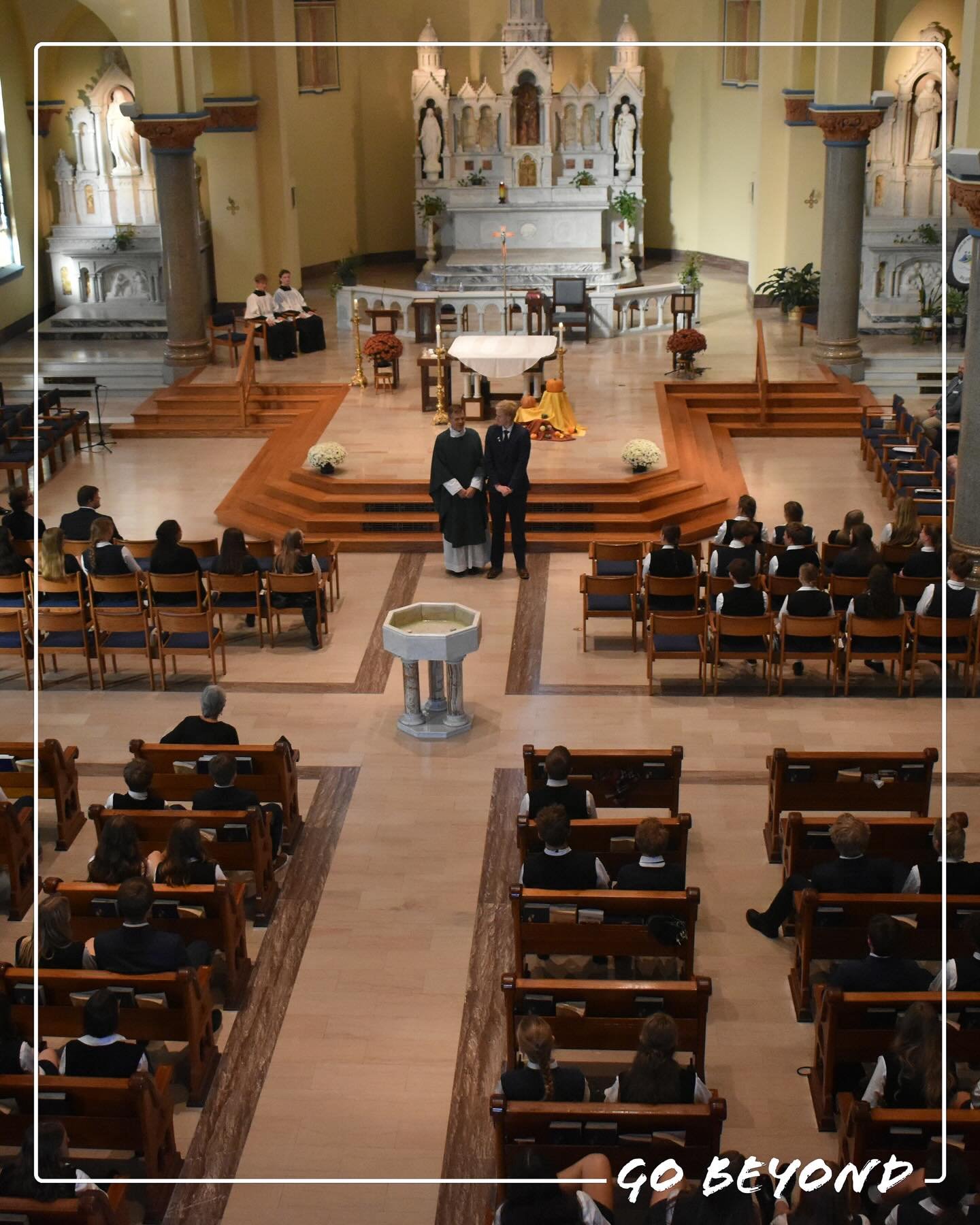 Yesterday, students, faculty, and staff gathered in the Sisters&rsquo; Chapel for our monthly Mass, celebrated by Father Jonathan Meyer. A meaningful time of prayer and community for our OA family. 

#OldenburgAcademy #MonthlyMass #FaithFamilyFuture 