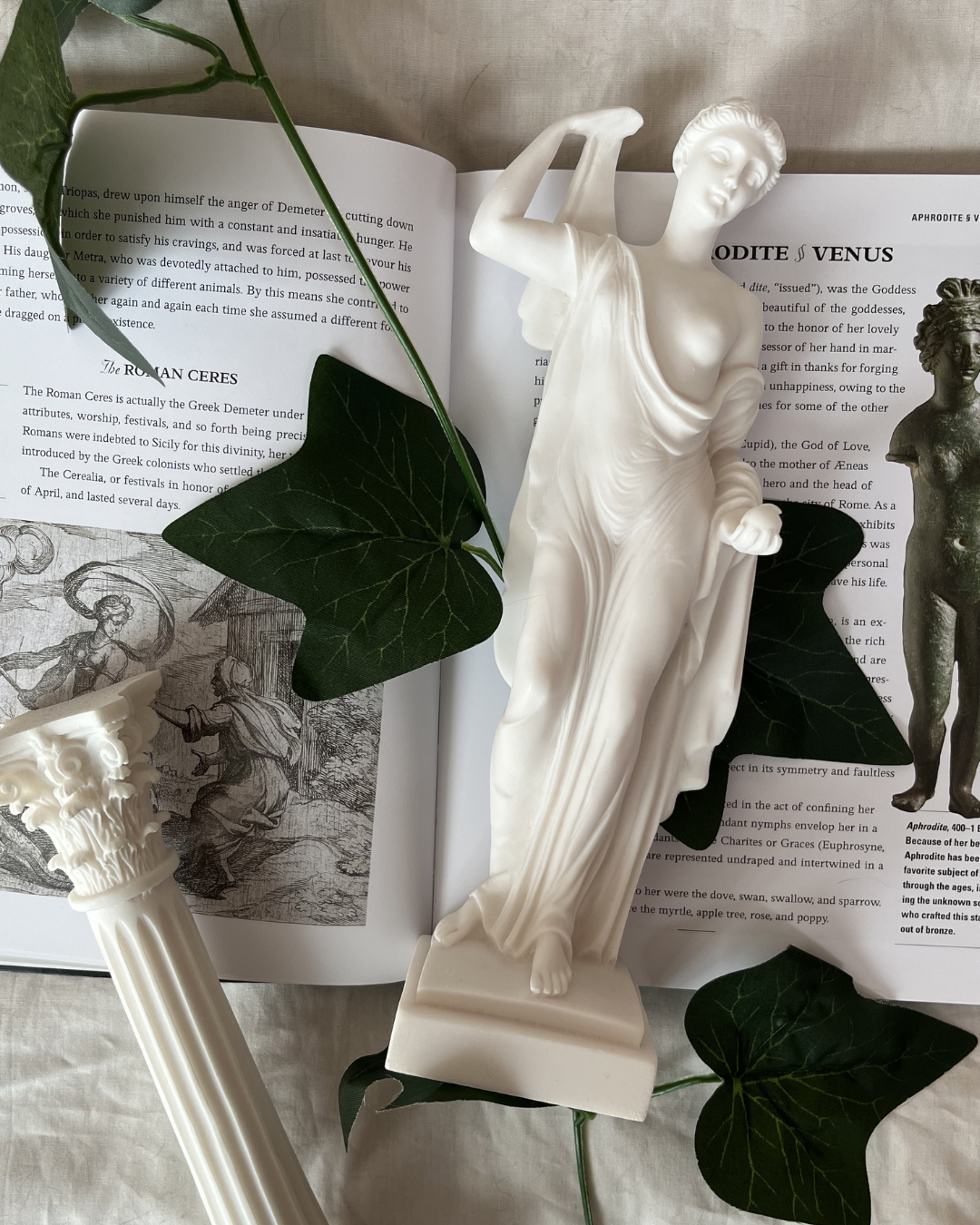 [PRE-ORDER] Aphrodite Genetrix Statue