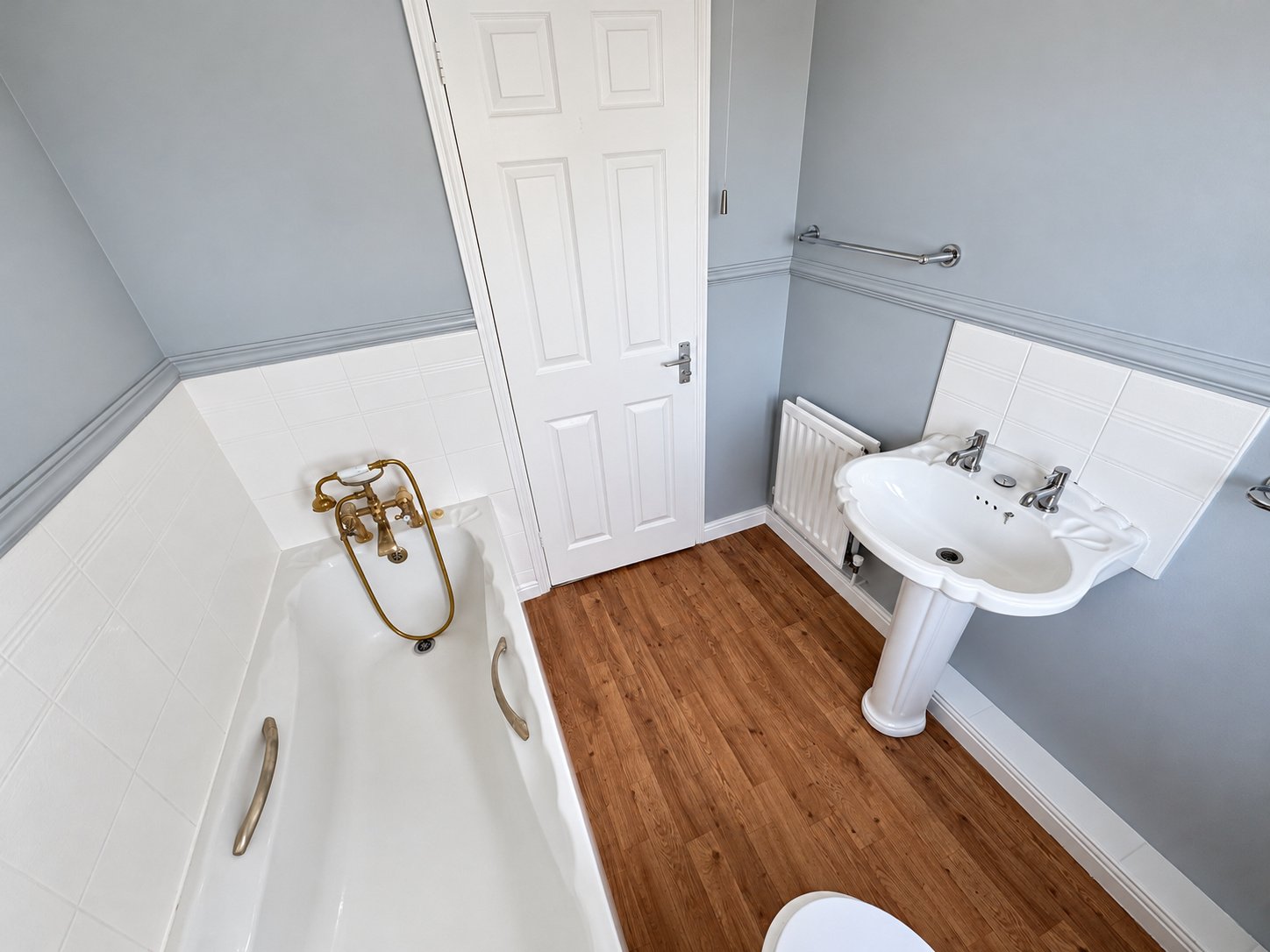 IMG_6958_Bathroom_2_Enhanced.jpg