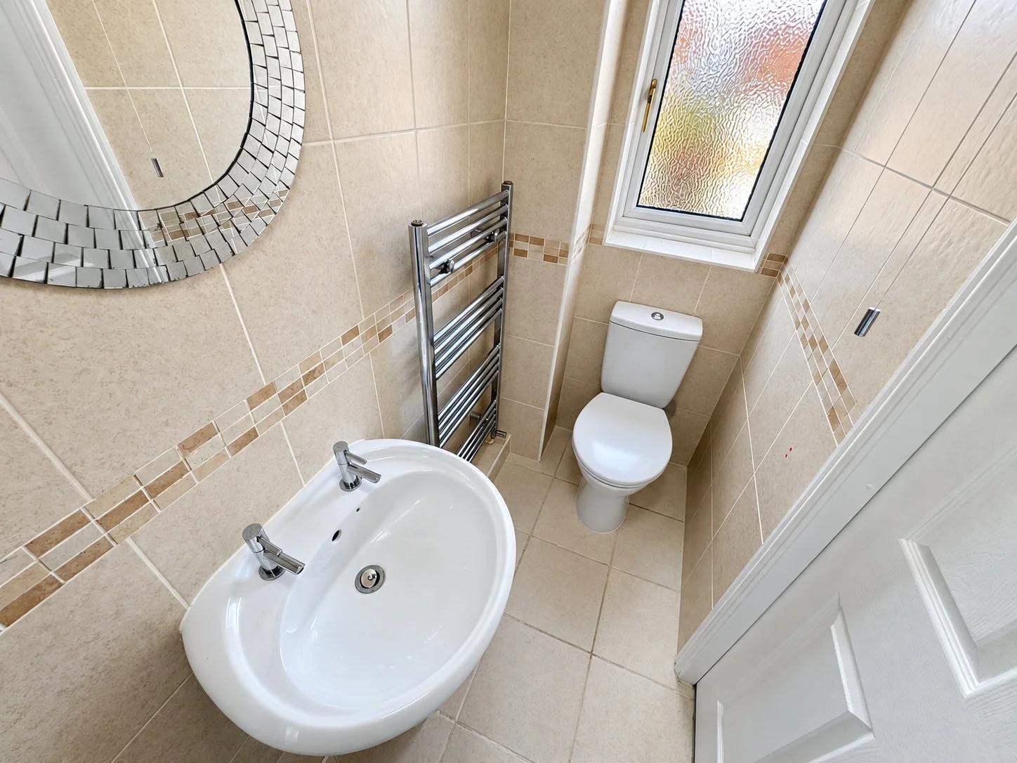 IMG_6966_Ensuite_Toilet_Enhanced.jpg