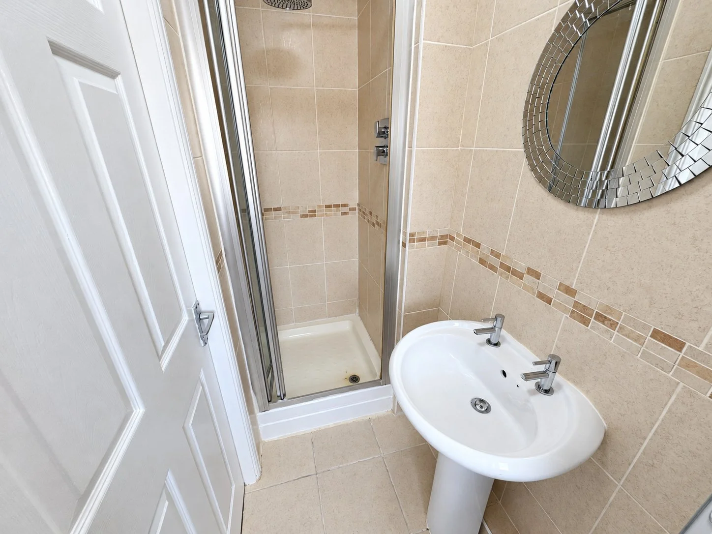 IMG_6967_Ensuite_Shower_Enhanced.jpg