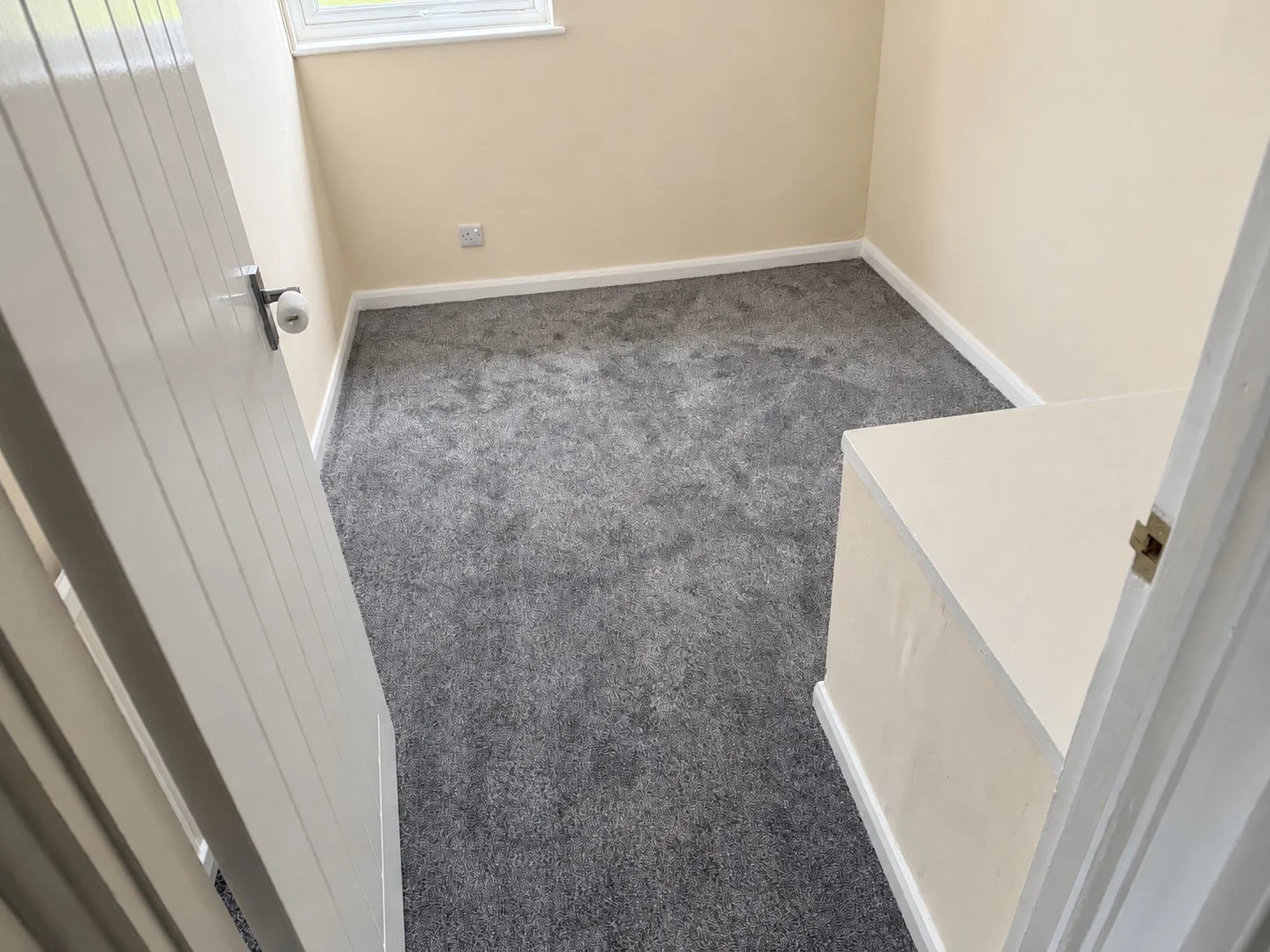 08_Small_Bedroom.jpg