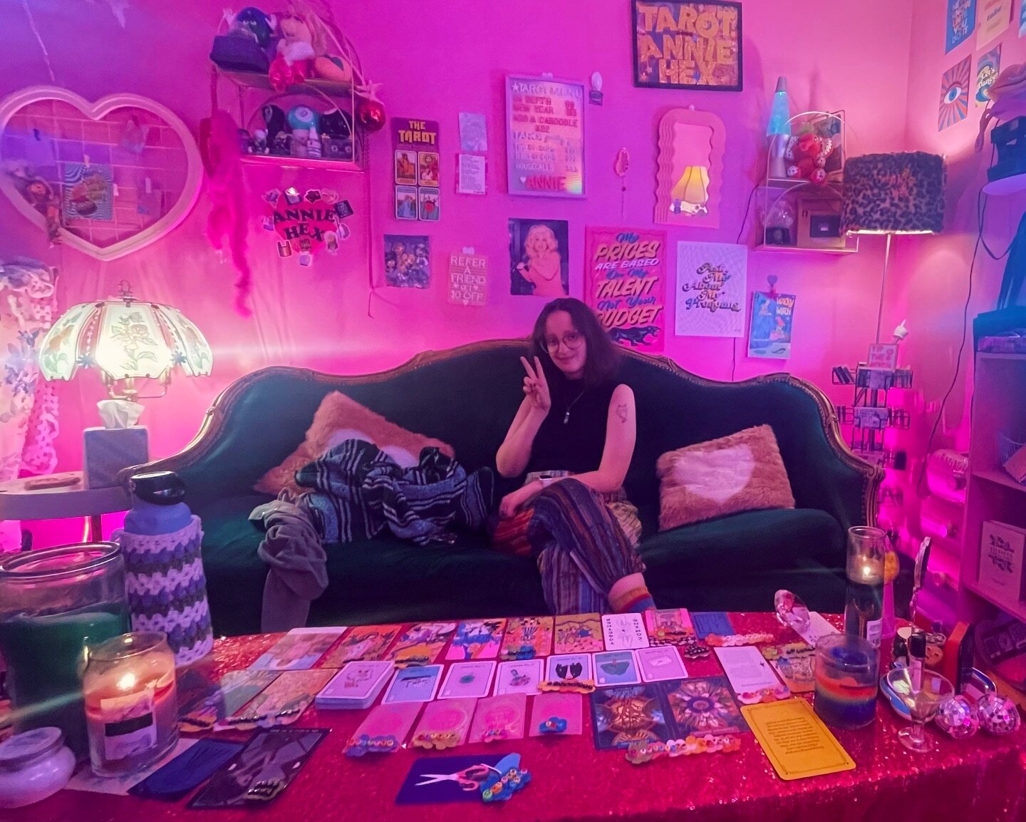 ✨give yourself something to look forward to✨

Readings are self care. ✨ They are affirmation. ✨ They are validation. ✨ They&rsquo;re gonna give you guidance and clarity and good vibes you need right now. 🩷🧡

Come vibe in the pink room with me this 