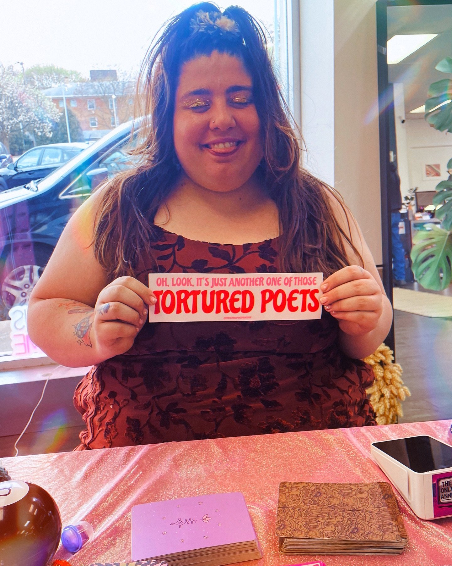 💖PREORDER FROM THIS TORTURED POET💖

I&rsquo;m listening to my latest draft of &ldquo;Diary of a Little Spoon&rdquo; on my way to this tarot party &amp; y&rsquo;all, not gonna lie, she&rsquo;s gonna be good. 📓🌈💕 This is my experimental prose poet