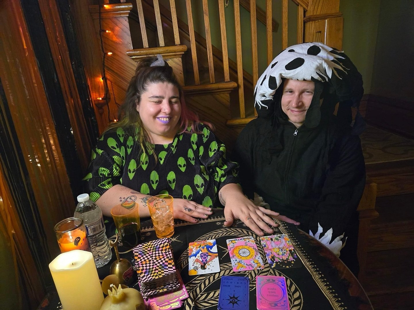 🍑 Prom pics are ripening! 🍑

As they do, please enjoy this snapshot of me &amp; @snack_daddy_420 across from @queeringthebinaryfoundation reading tarot at that dreamy Halloween party I was talking about in my stories. 😍🎃🔮🌈 

Tommy &amp; Pidgeon