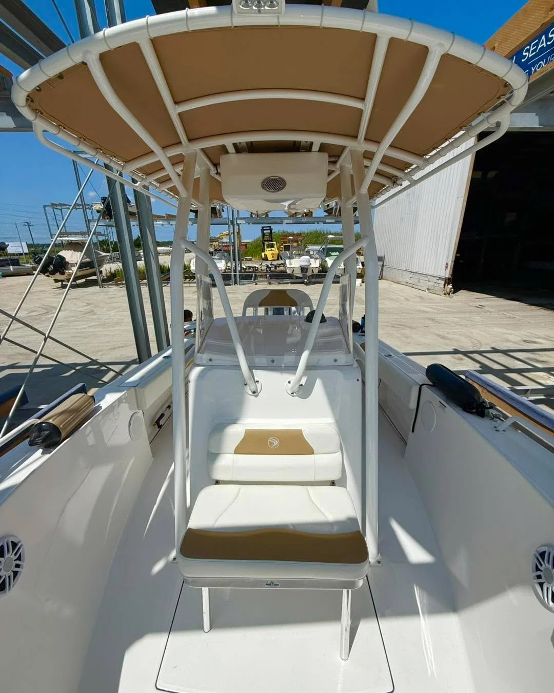🛥️Premier detail completed✅ 

🚤✨ As the season winds down, it&rsquo;s the perfect time to give your boat the care it deserves! A professional detail now means less work come spring and more time enjoying the water when the season starts back up. 💦