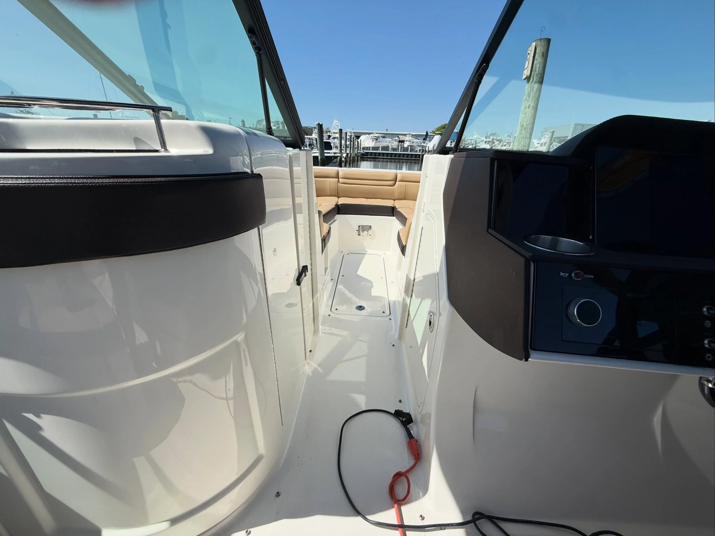 Full detail completed on this 27ft Sea Ray✨⚓️

Contact Us: 
📞 (609)-354-7041
📧 info@starboardcleaning.com

Our Website link is in our bio!

#starboardcleaning #marinalife⚓️ #starboard  #boatdetailing #southjersey
