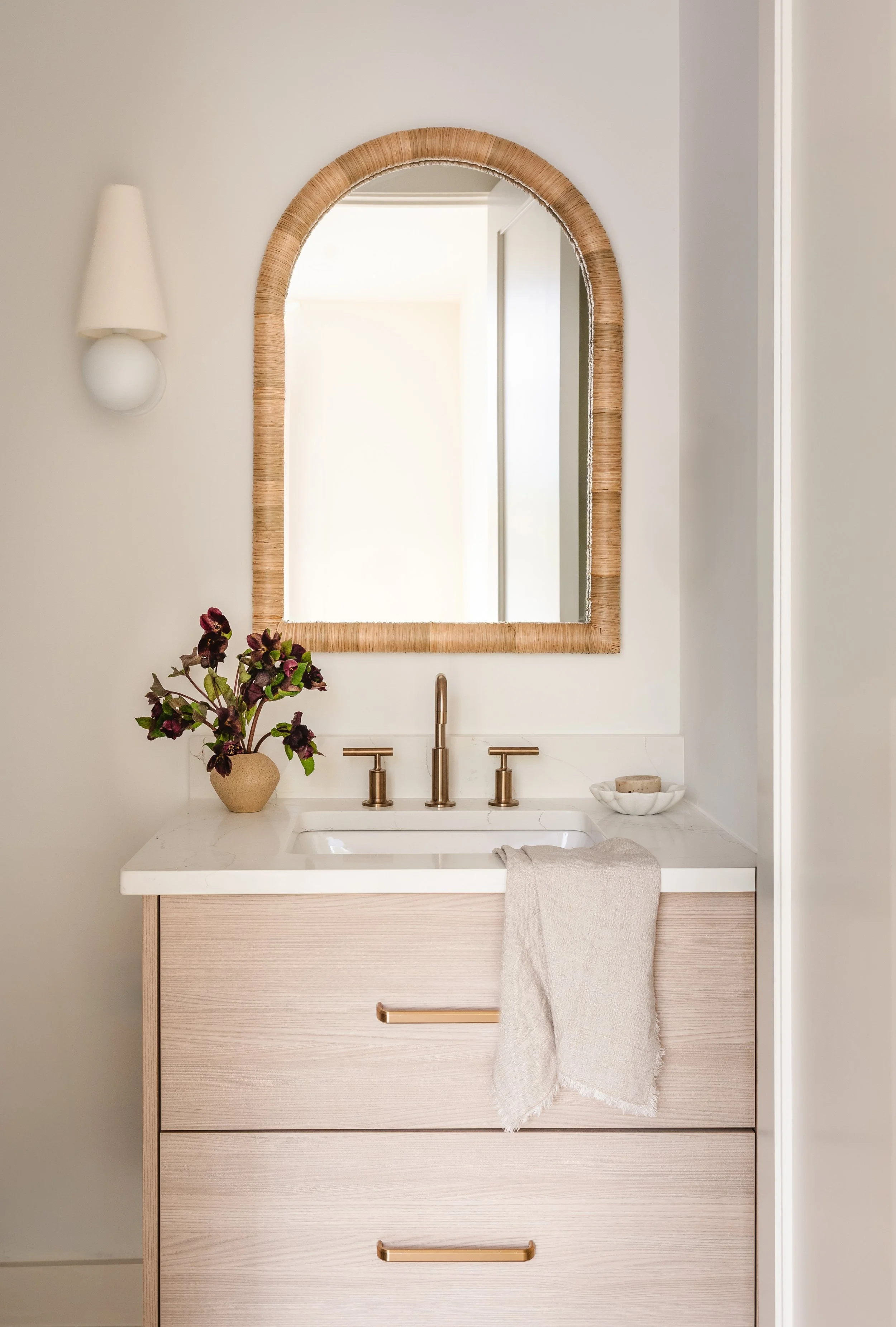 SALT_735BUSH_BATH_B-1.jpg