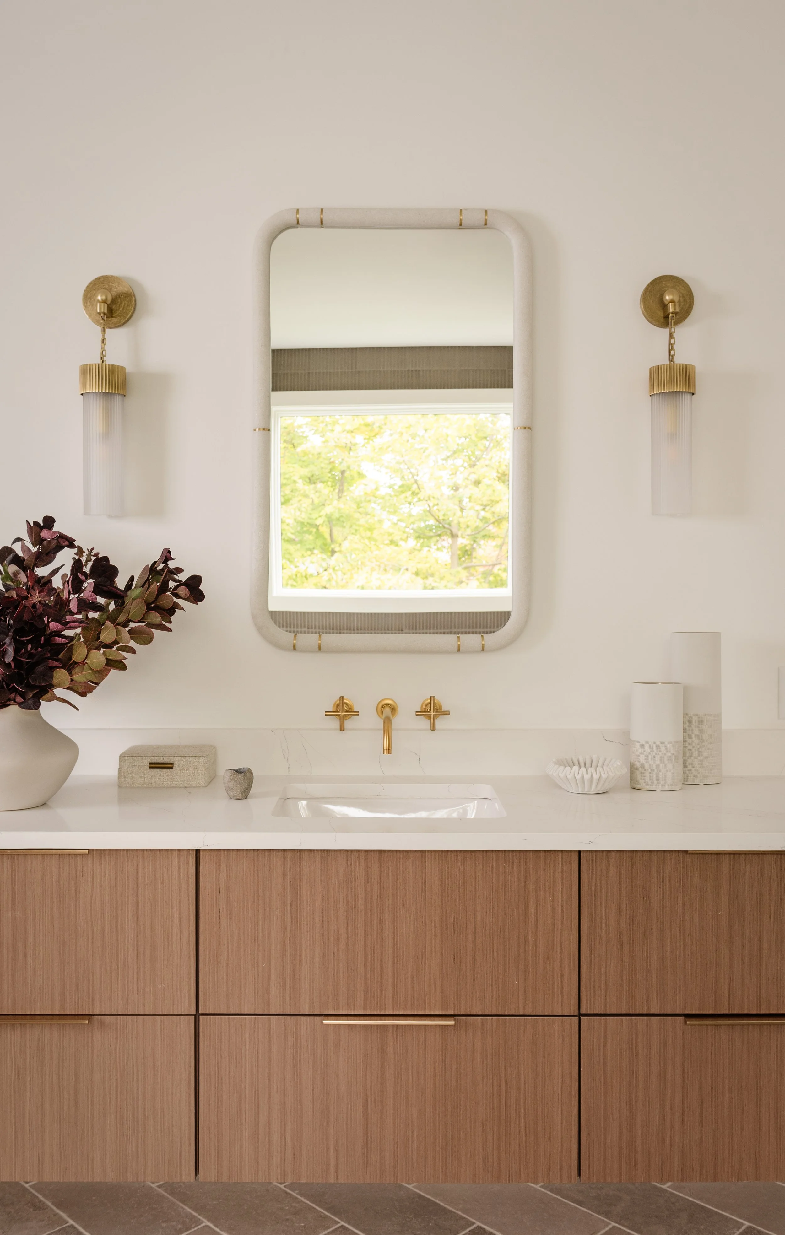SALT_735BUSH_PRIMARYBATH-3.jpg