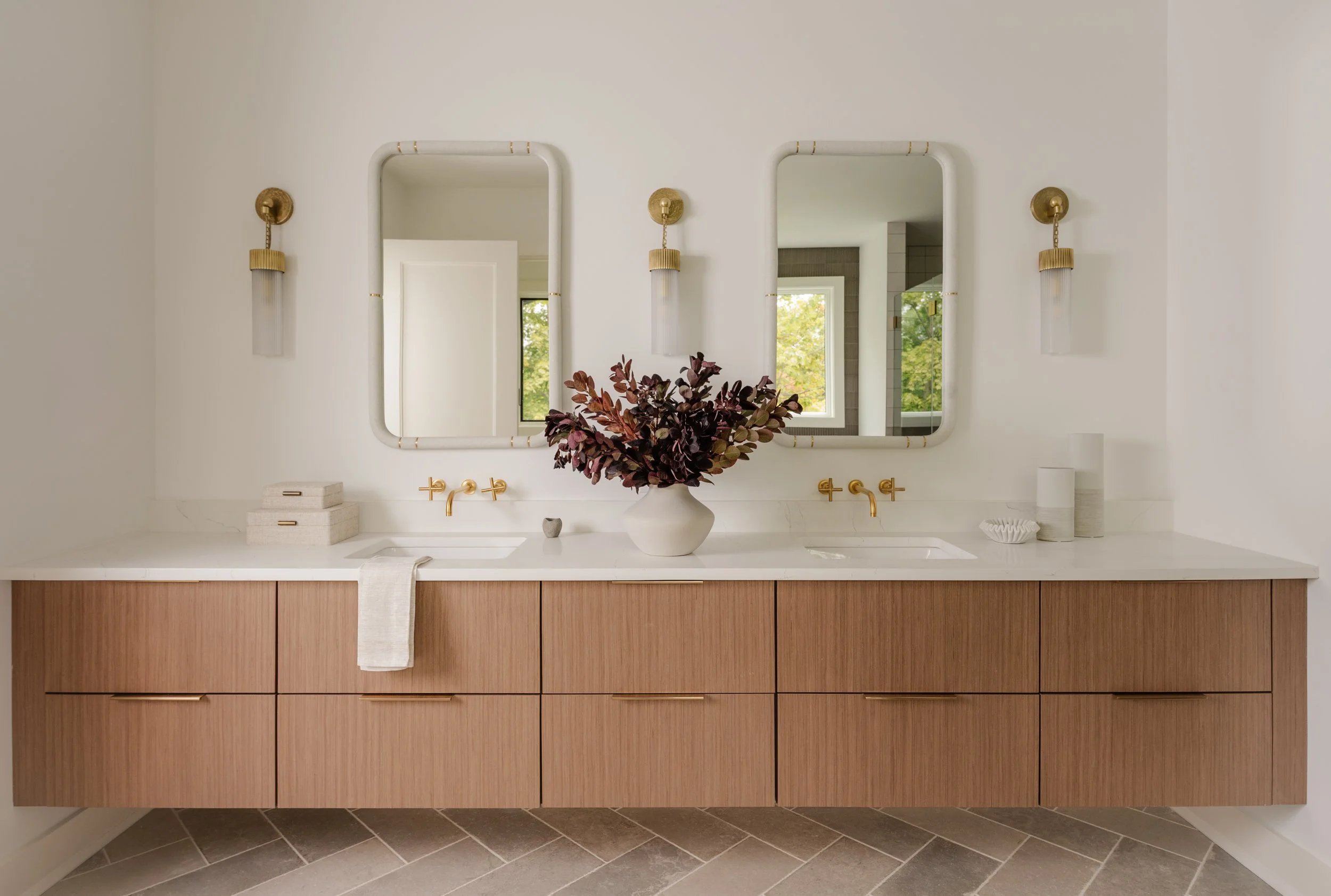 SALT_735BUSH_PRIMARYBATH-2.jpg
