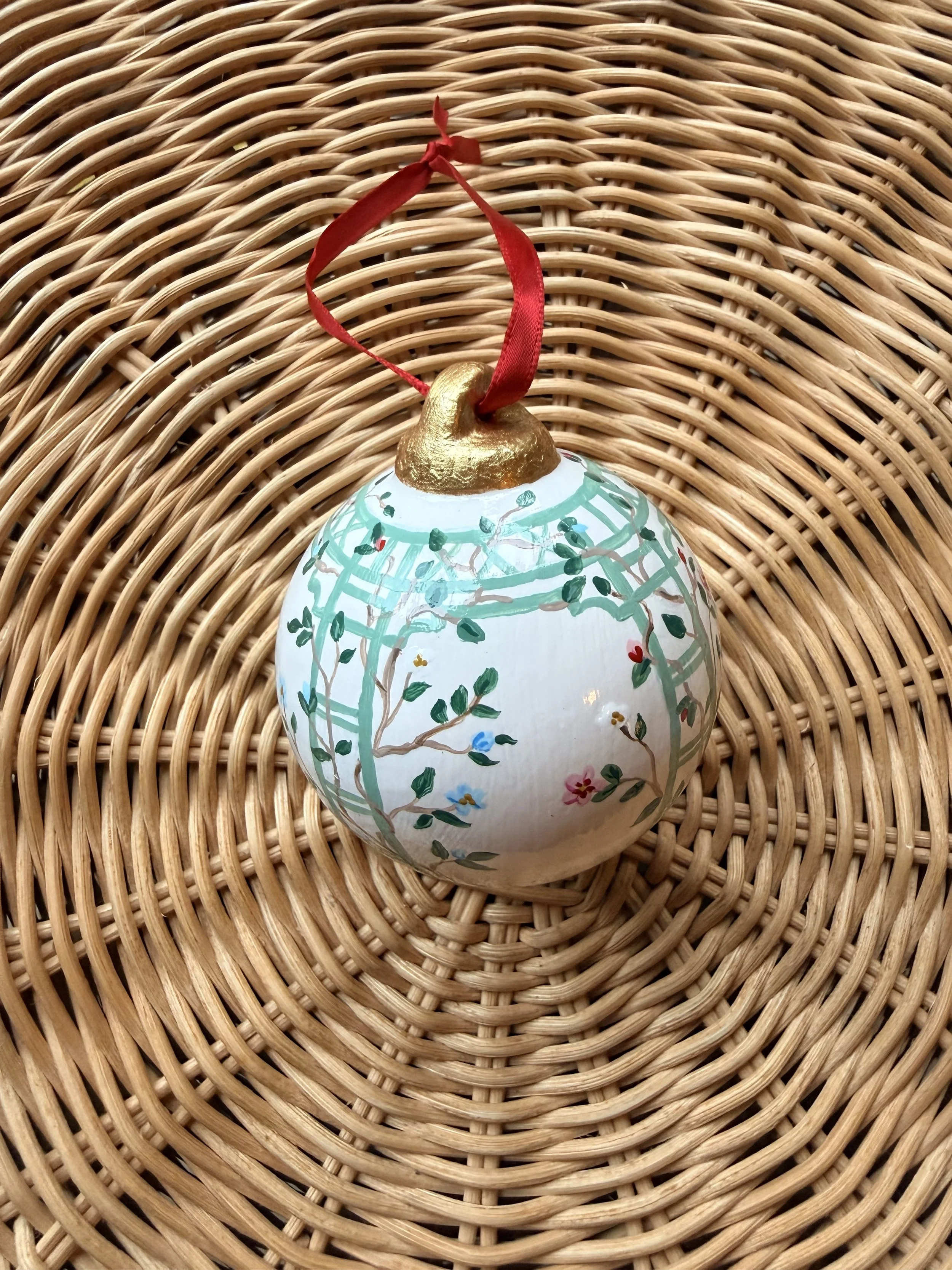 Trellis on wicker.jpeg