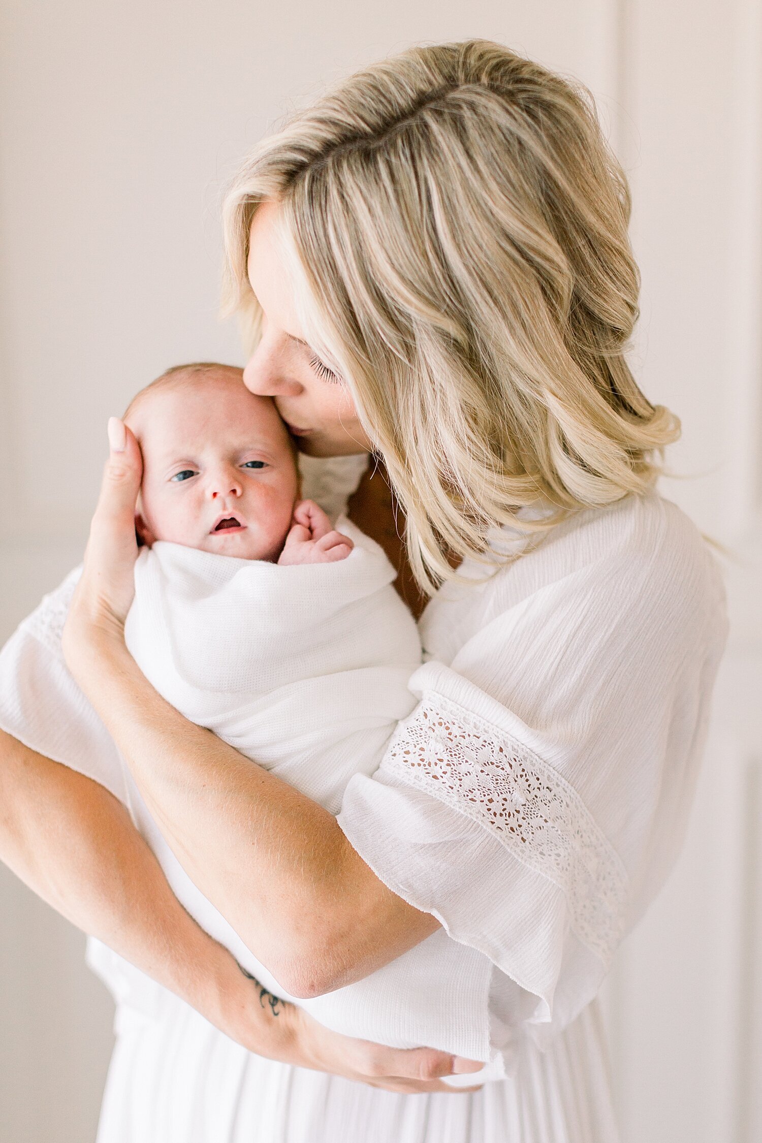 Mom and newborn baby boy | Photos by Ambre Williams Photography