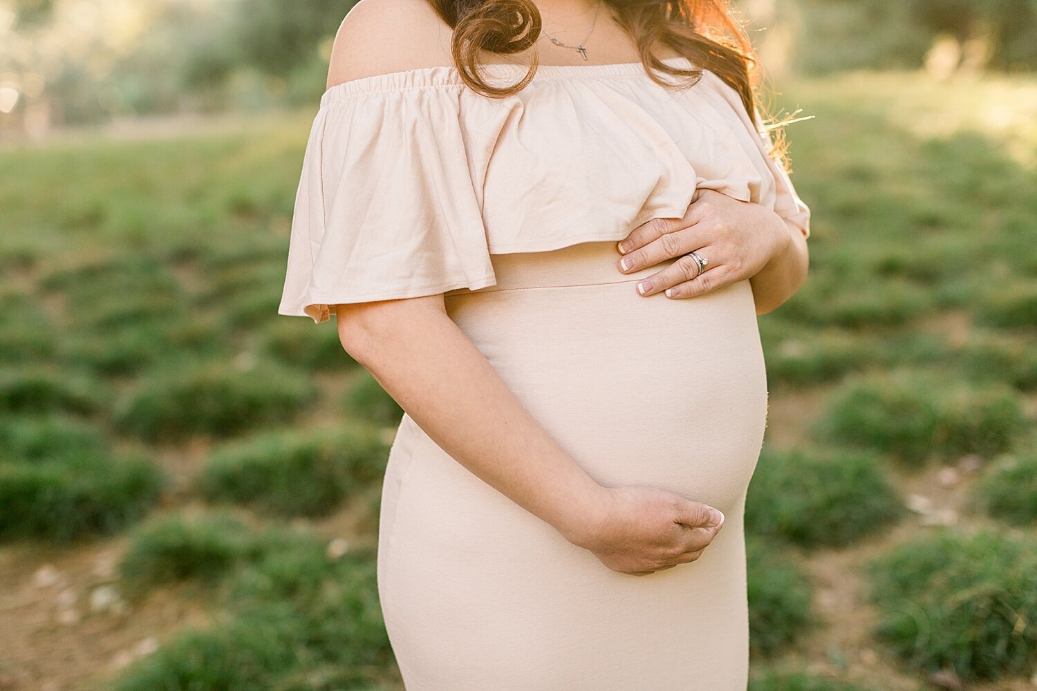 Sunset maternity photoshoot with Irvine Photographer, Ambre Williams Photography.