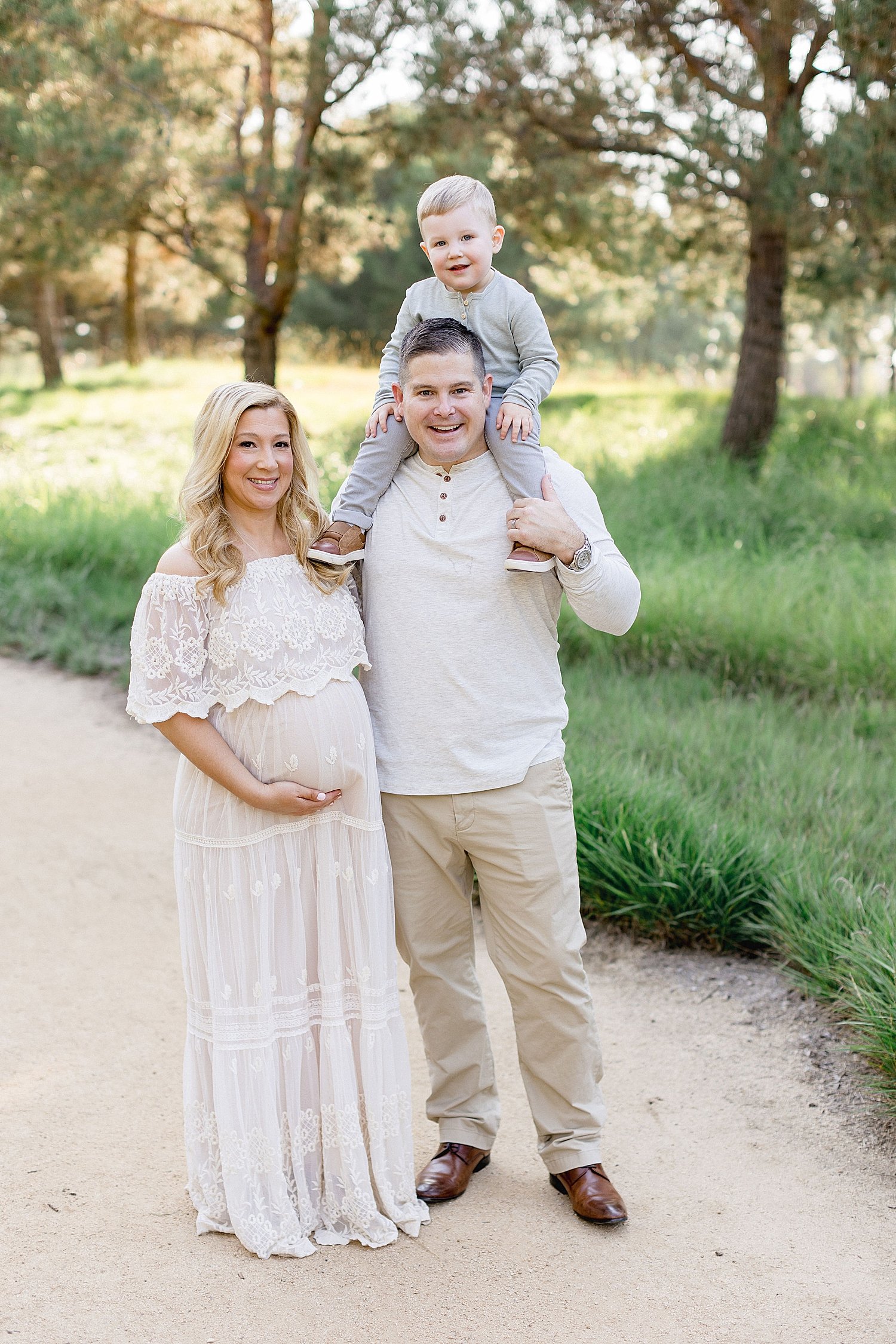 Outdoor maternity session in Orange County, CA | Ambre Williams Photography
