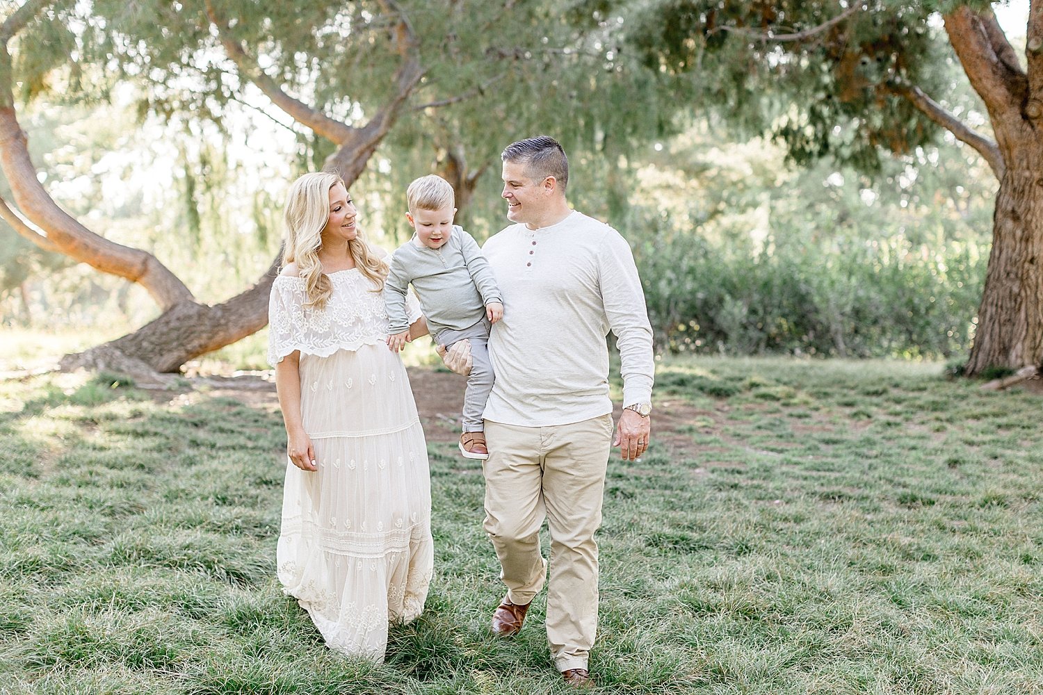 Outdoor maternity session in Orange County | Ambre Williams Photography