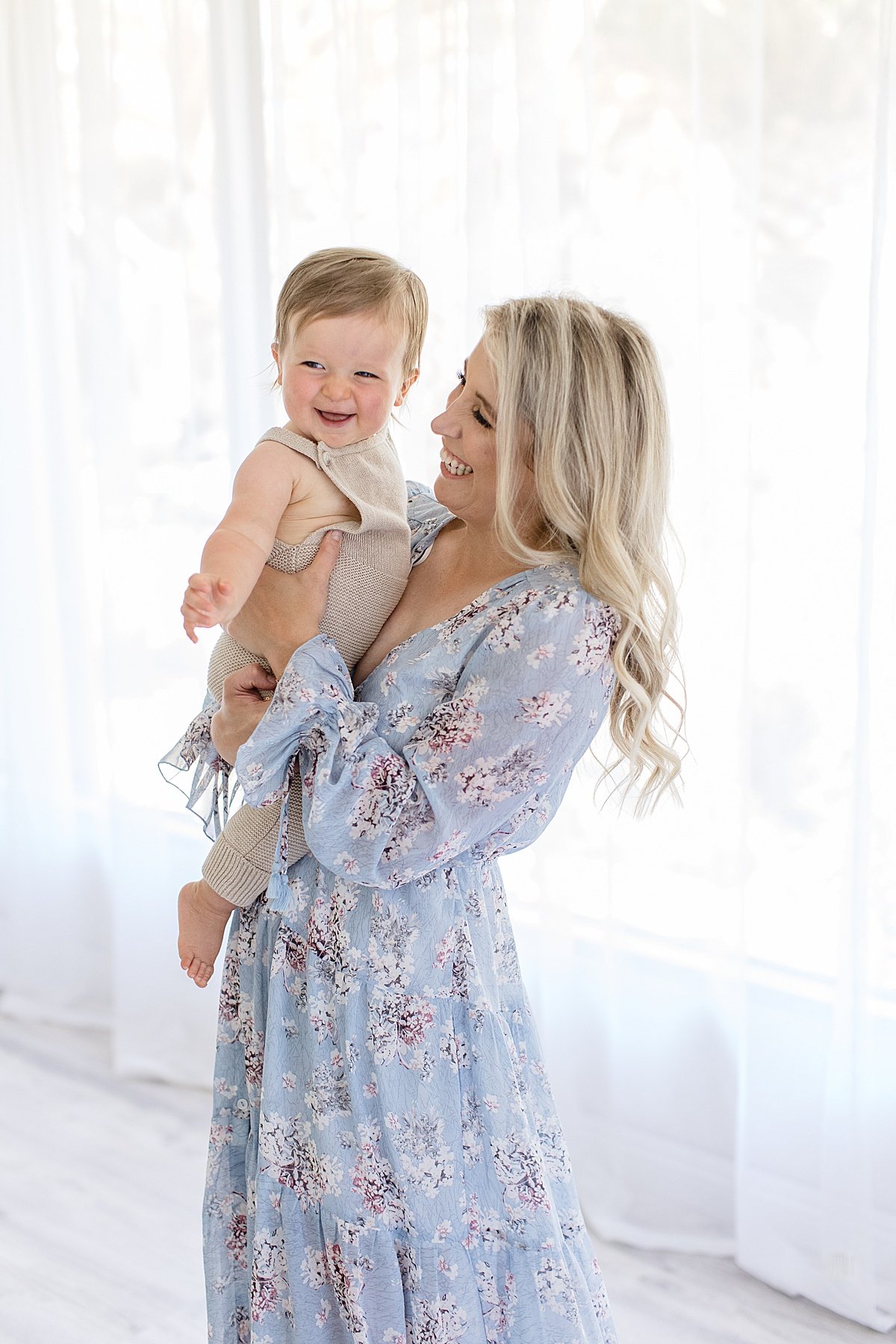 First_Birthday_Session_with_Conor_in_Newport_Beach_Studio_0024.jpg