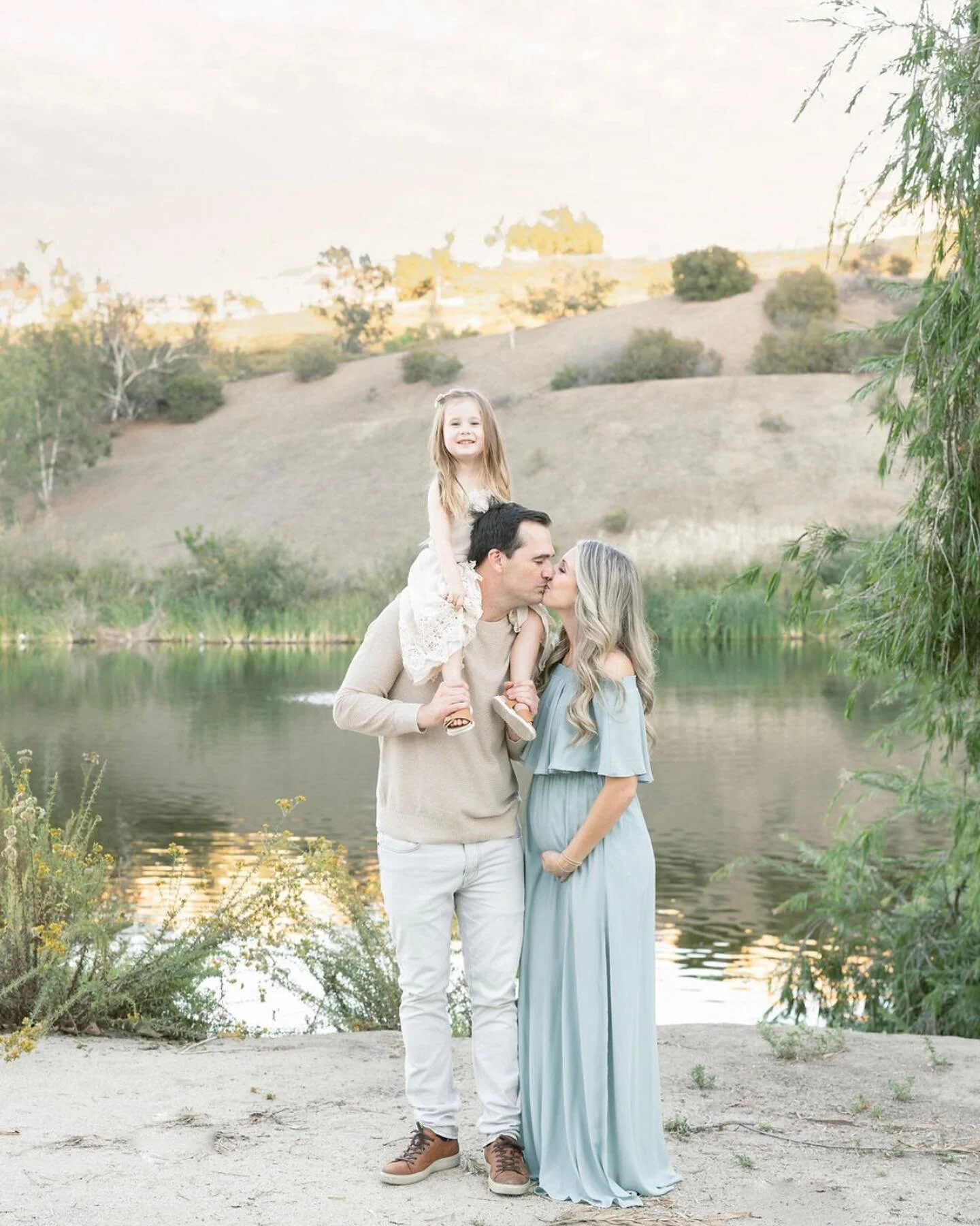 SO much to be grateful for. Happy Thanksgiving from our family to yours 🧡🍂 @halleighhillphotography