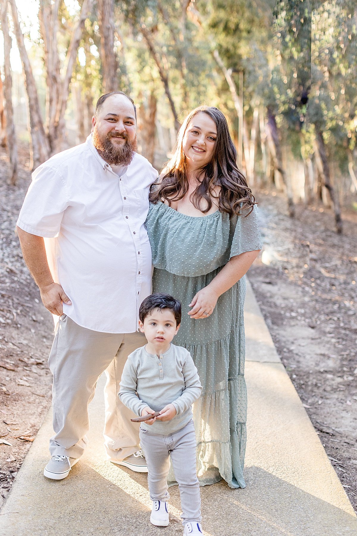 Outdoor Forest Fall Session with Ambre Williams Photography in Lake Forest. Smiling family portrait outdoor fall session