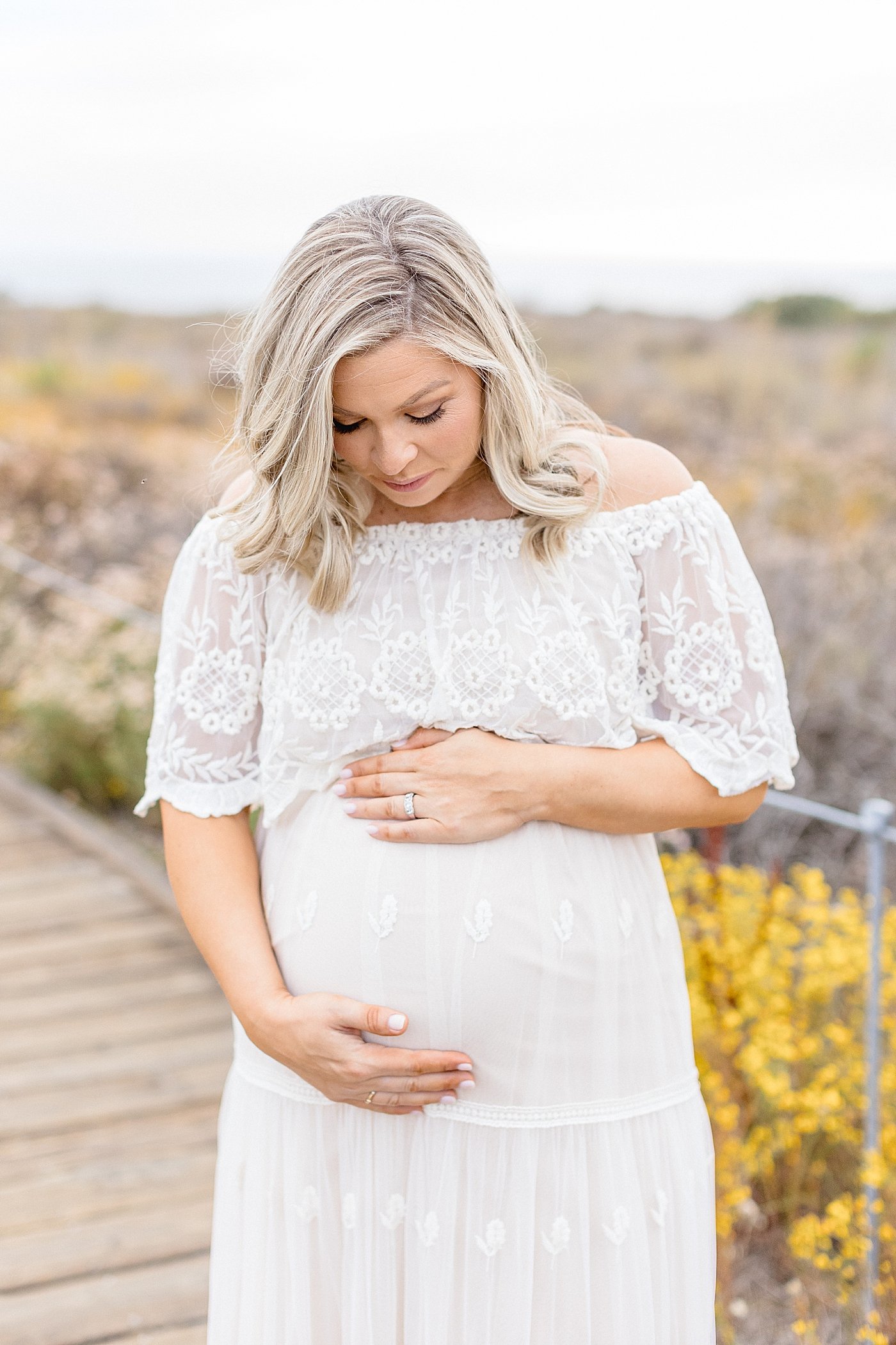Beach maternity session with Ambre Williams Photography