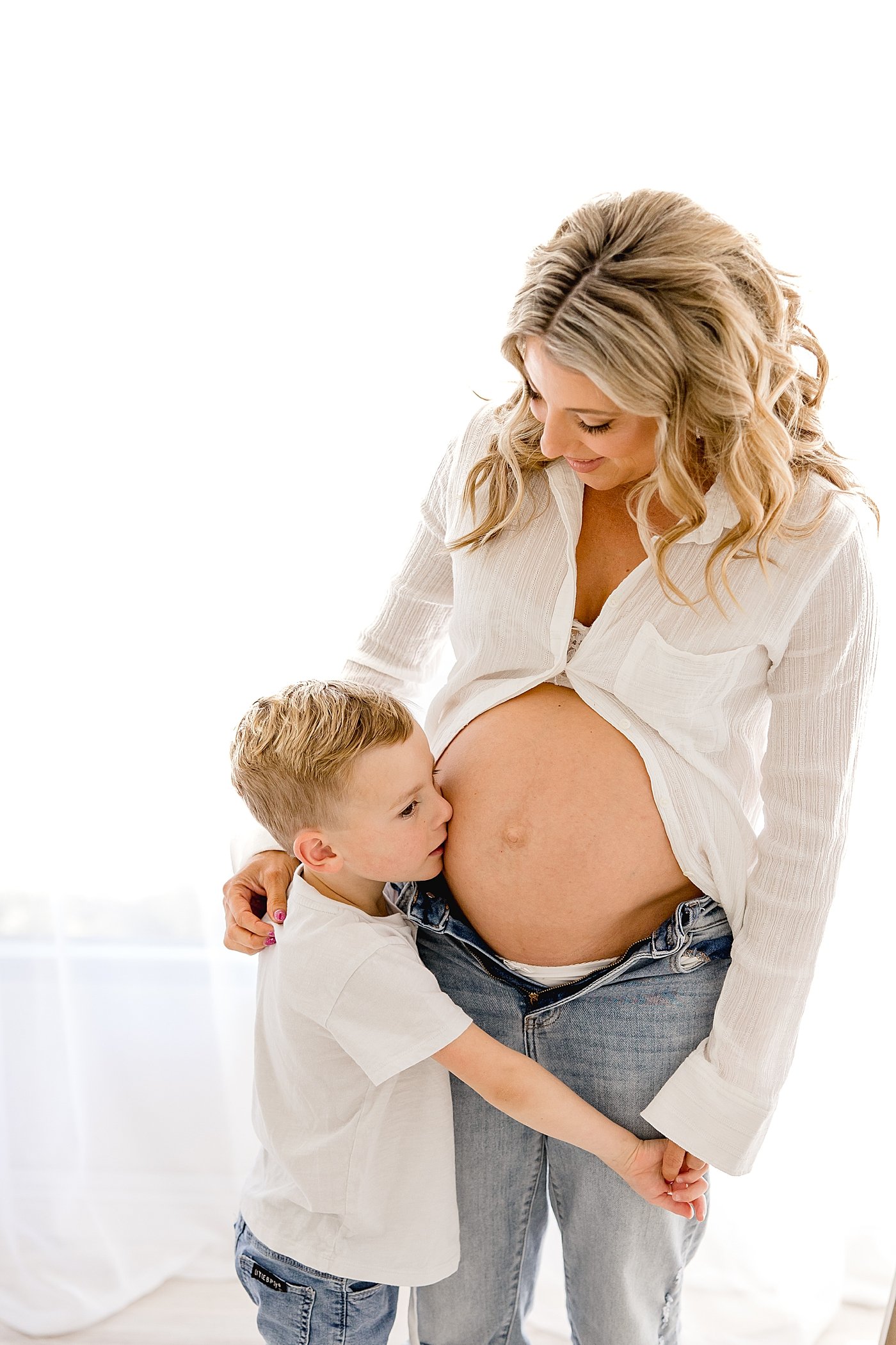 Newport Beach studio maternity session with Ambre Williams Photography