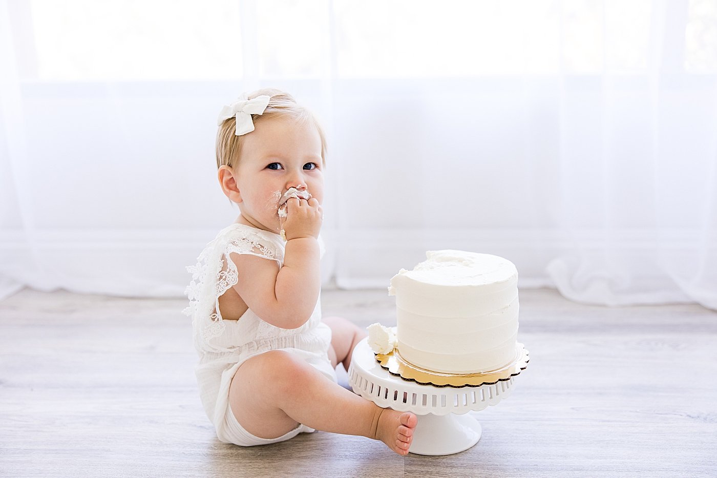 One Year Cake Smash Session In Studio | Ambre Williams Photography