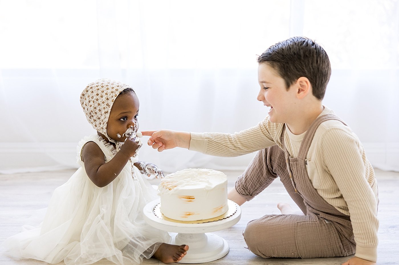 First Year Cake Smash in Newport Beach | Ambre Williams Photography