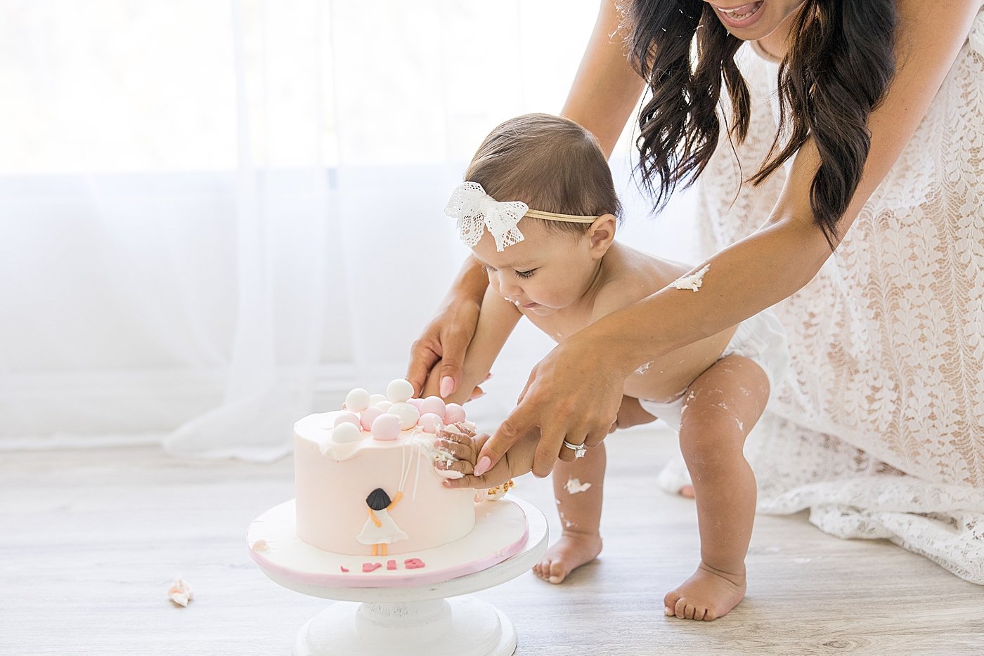 1 Year Cake Smash In Studio with Ambre Williams Photography