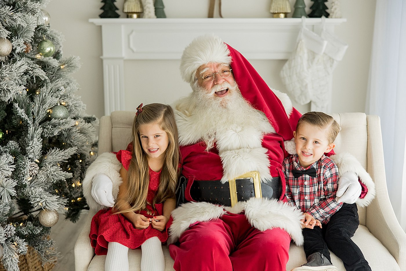Newport Beach Santa Session with Ambre Williams Photography