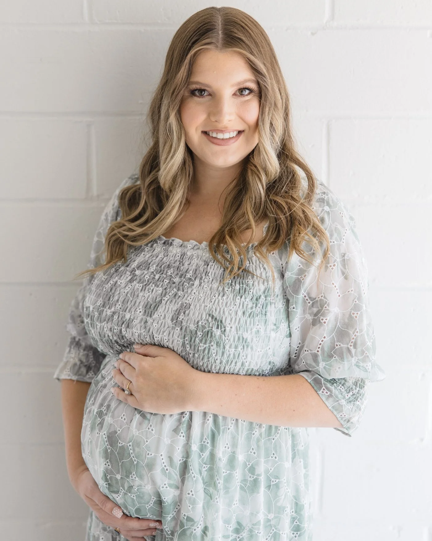 Luxury_Maternity_Photography_In_Newport_Beach_Timeless_Portraits_For_Expecting_Mothers (20).jpg