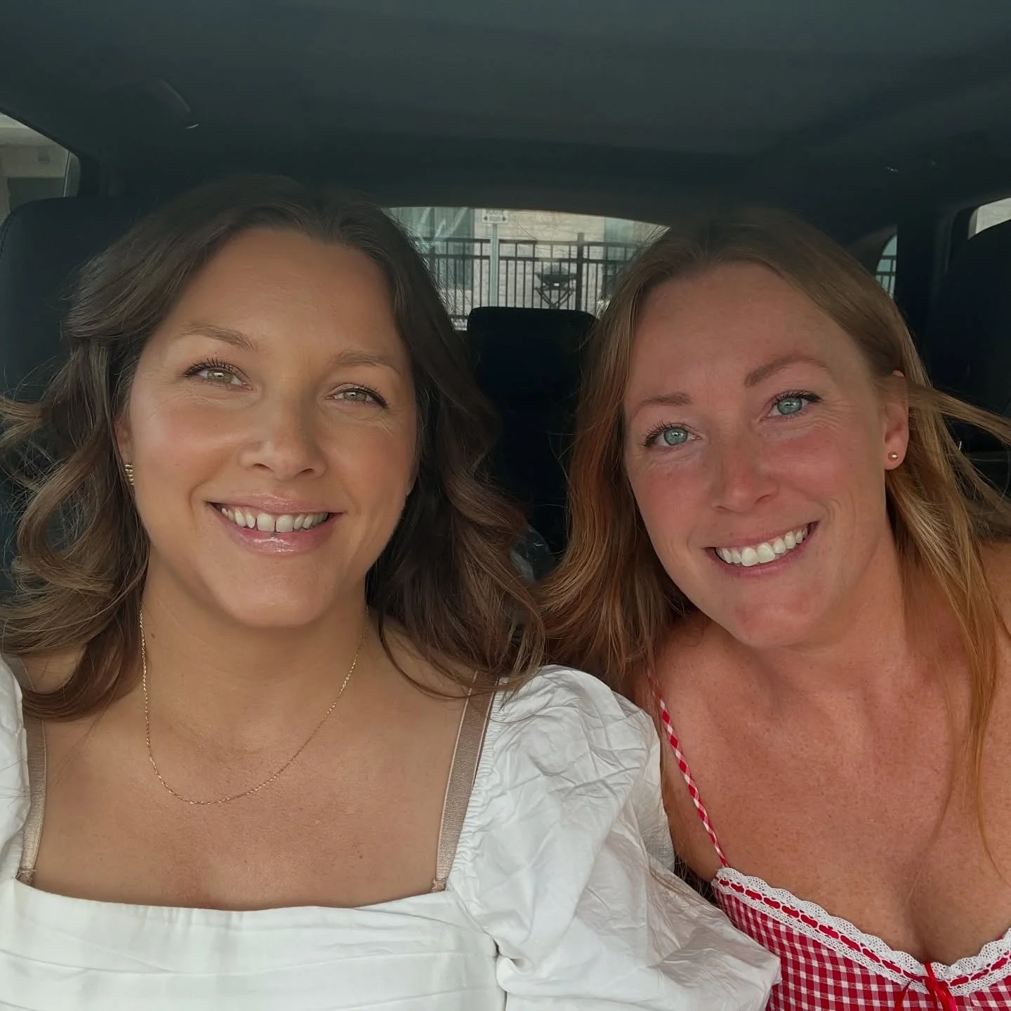 Our very own Megan rocking the new @nudasunless ToneFoam  in Violet! 💜

The violet shade is idea for medium to deep skin tones with warm, olive undertones! 

This new shade neutralizes undertones for a natural, sun-kissed glow! 

Available at the st