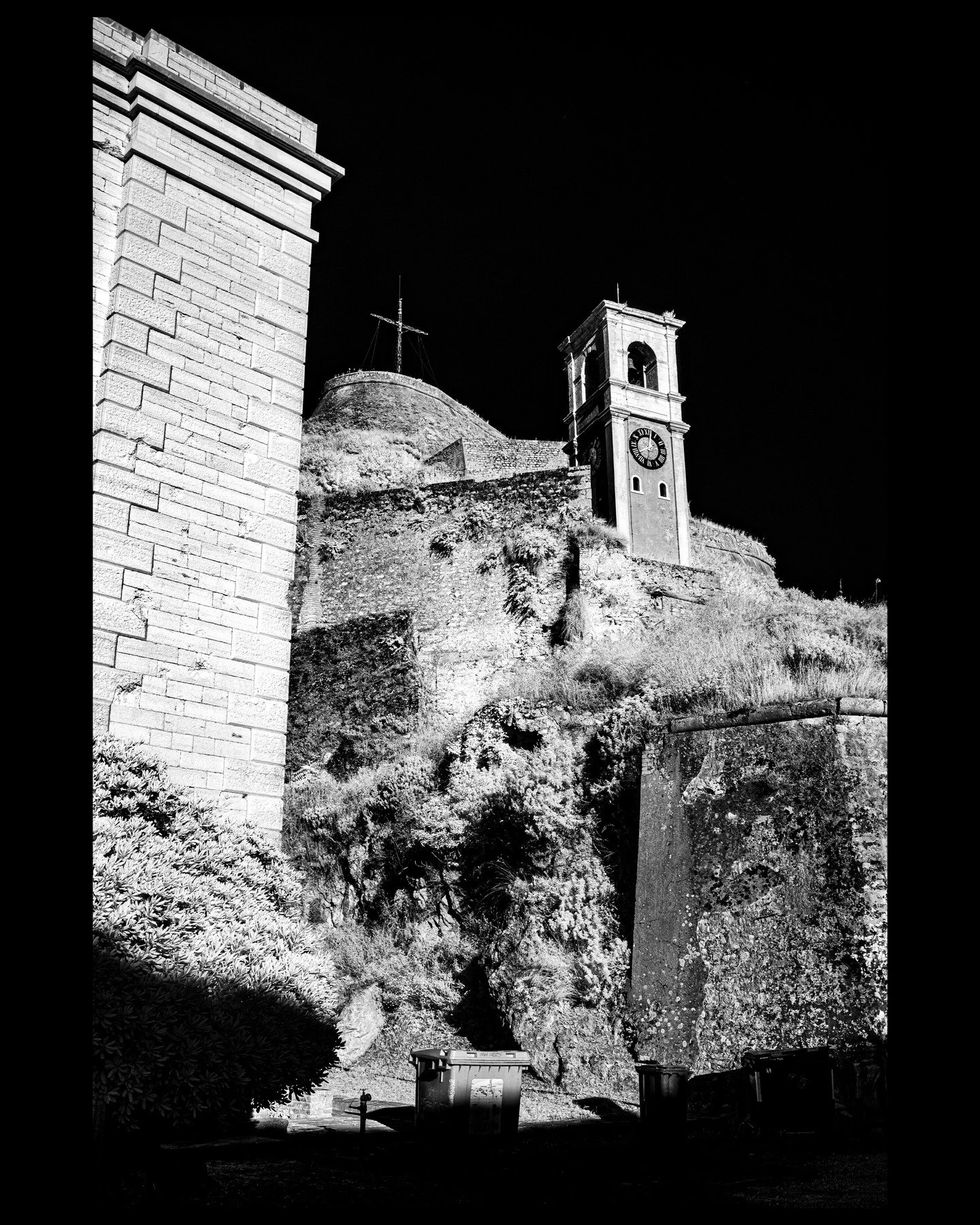 fortresses

captured in infrared

.

.

.

#infraredphotography #infrared_images #experimentalphotography #experimentalphoto #bwphotography #filmphotography #filmcommunity #bwfilm #abstractphotography #abstractart #bwphotography #aestheticphotography