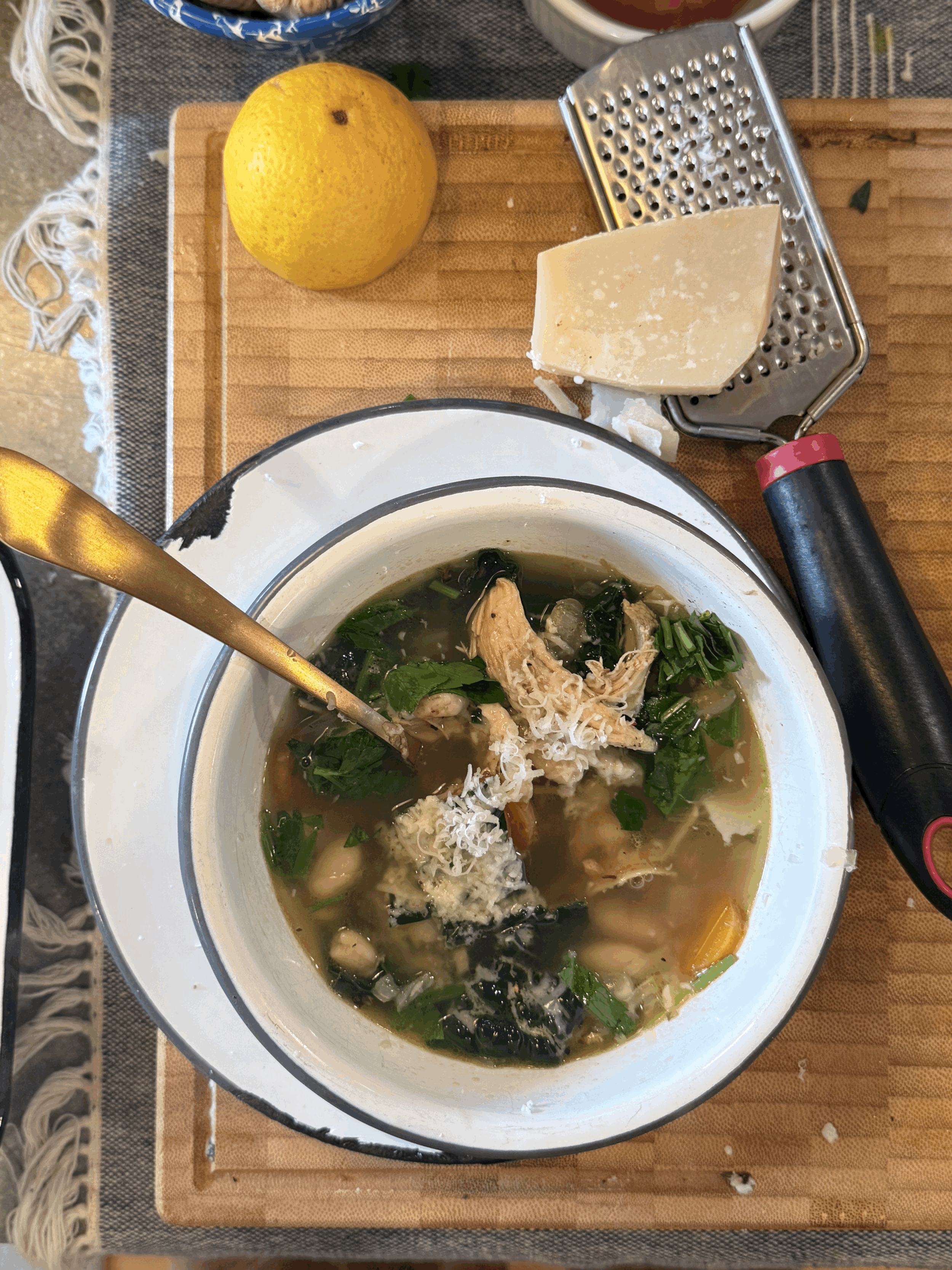 Kale and white bean soup 