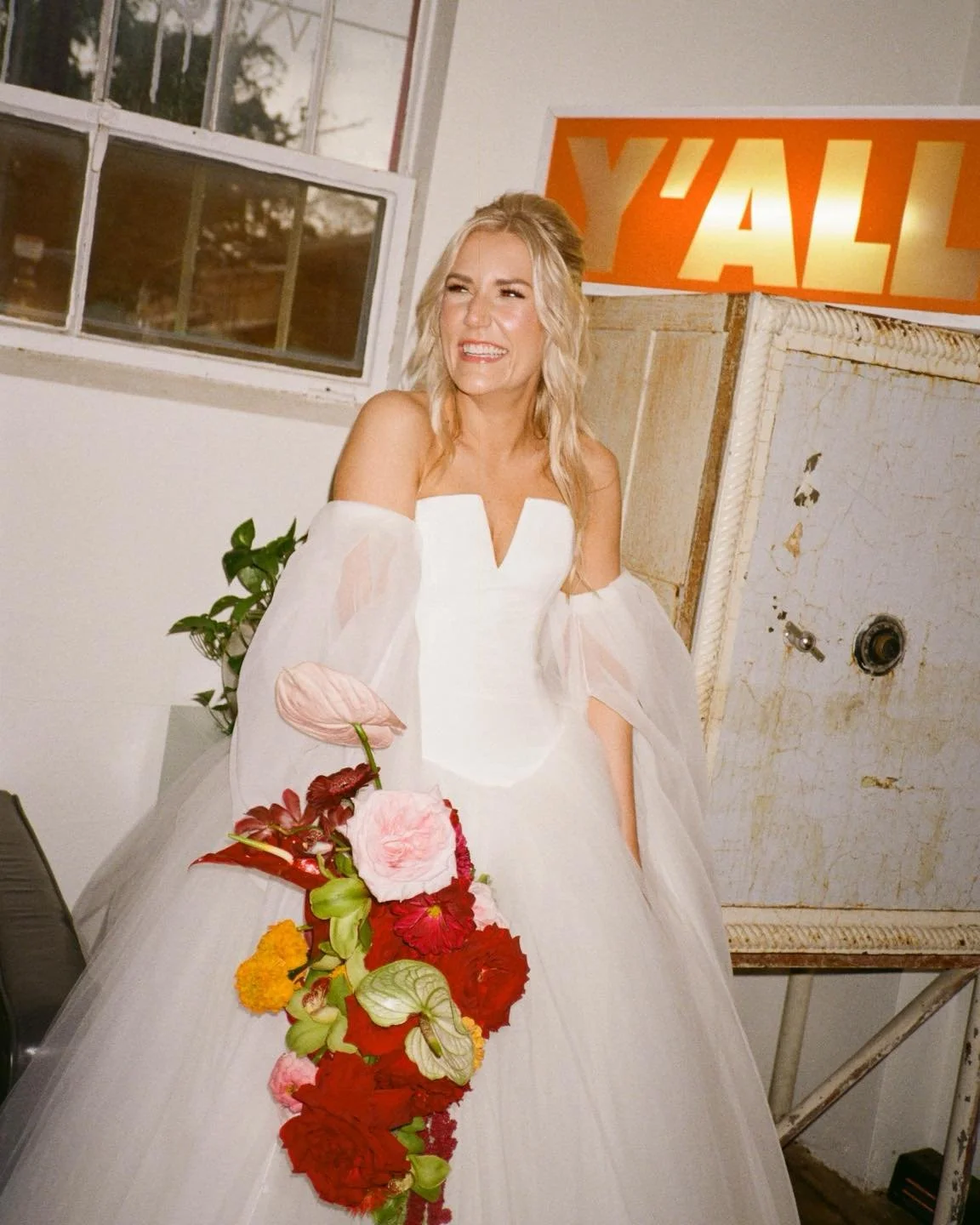 In the greenroom with Peyton, Peter, and their wedding party. I loved this party-in-waiting moment just before the ceremony.
.
.
.
.
.
Photo: Bonnie Burke Weddings | @bonnieburkephoto
Planner: WHITT ROSS | @whitt_ross @kelseymccollam 
Venue: Distribu