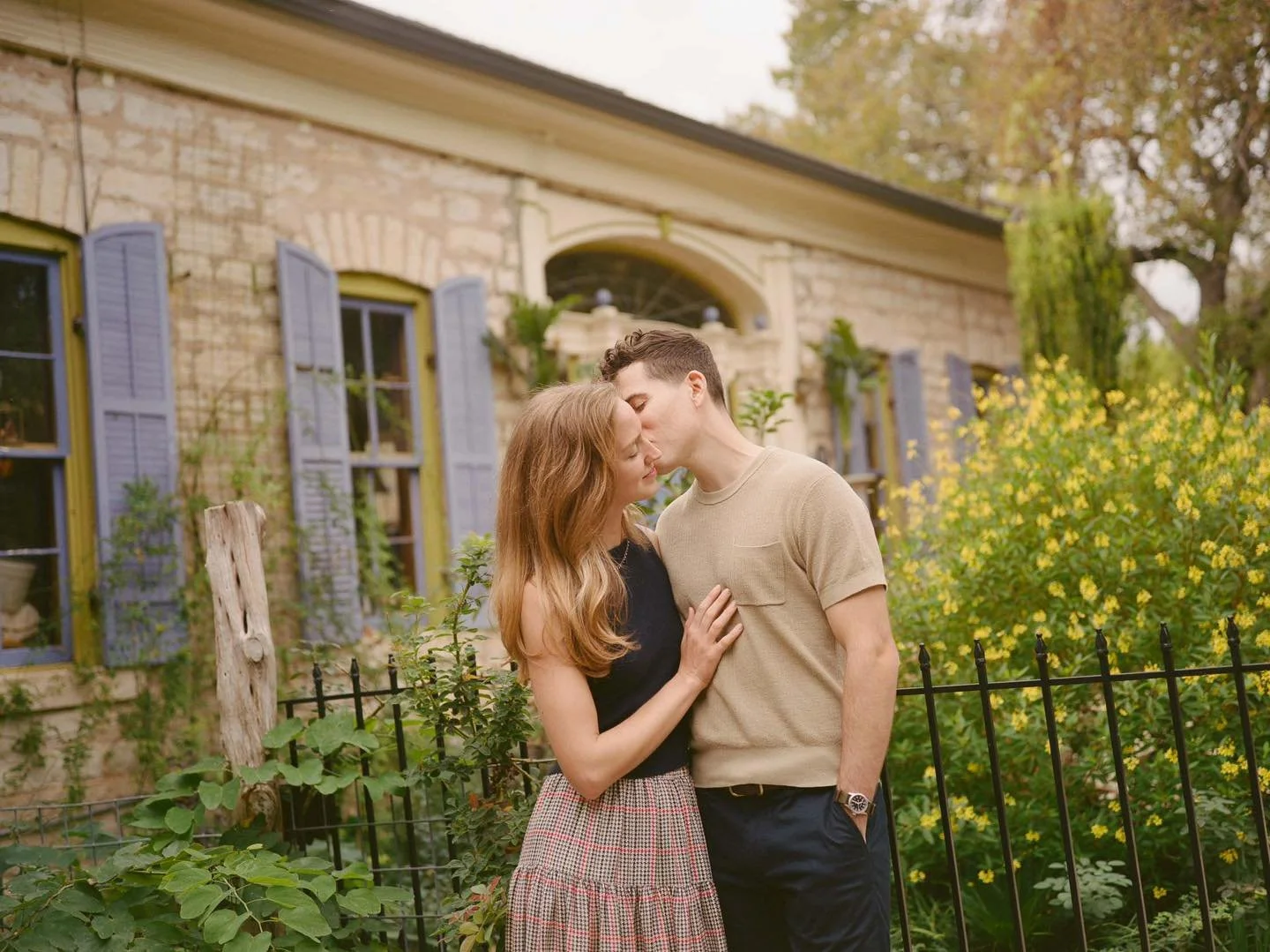 Paige + Tom at Jennifer&rsquo;s Gardens, a little magical corner that&rsquo;s kept its old Austin charm. 
. 
.
.
.
.
.
.
.
#austinelopementphotographer #austinintimatewedding #prospecthousewedding #hotelsaintceciliawedding #hotelmagdalenawedding #aus