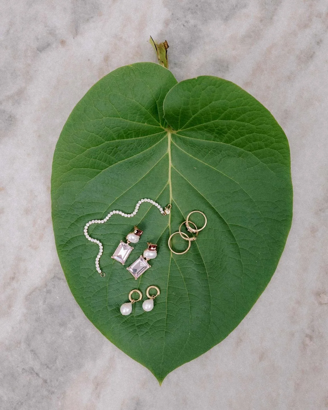 Kristen&rsquo;s lovely details. 🦢
.
.
.
.
.
.
.
.
.
#filmweddingphotographer #filmweddingphotography #austinfilmphotographer #austinweddingplanner #austinengagementphotos #texasweddingphotographer #austinweddingphotographer #austinwedding #filmweddi