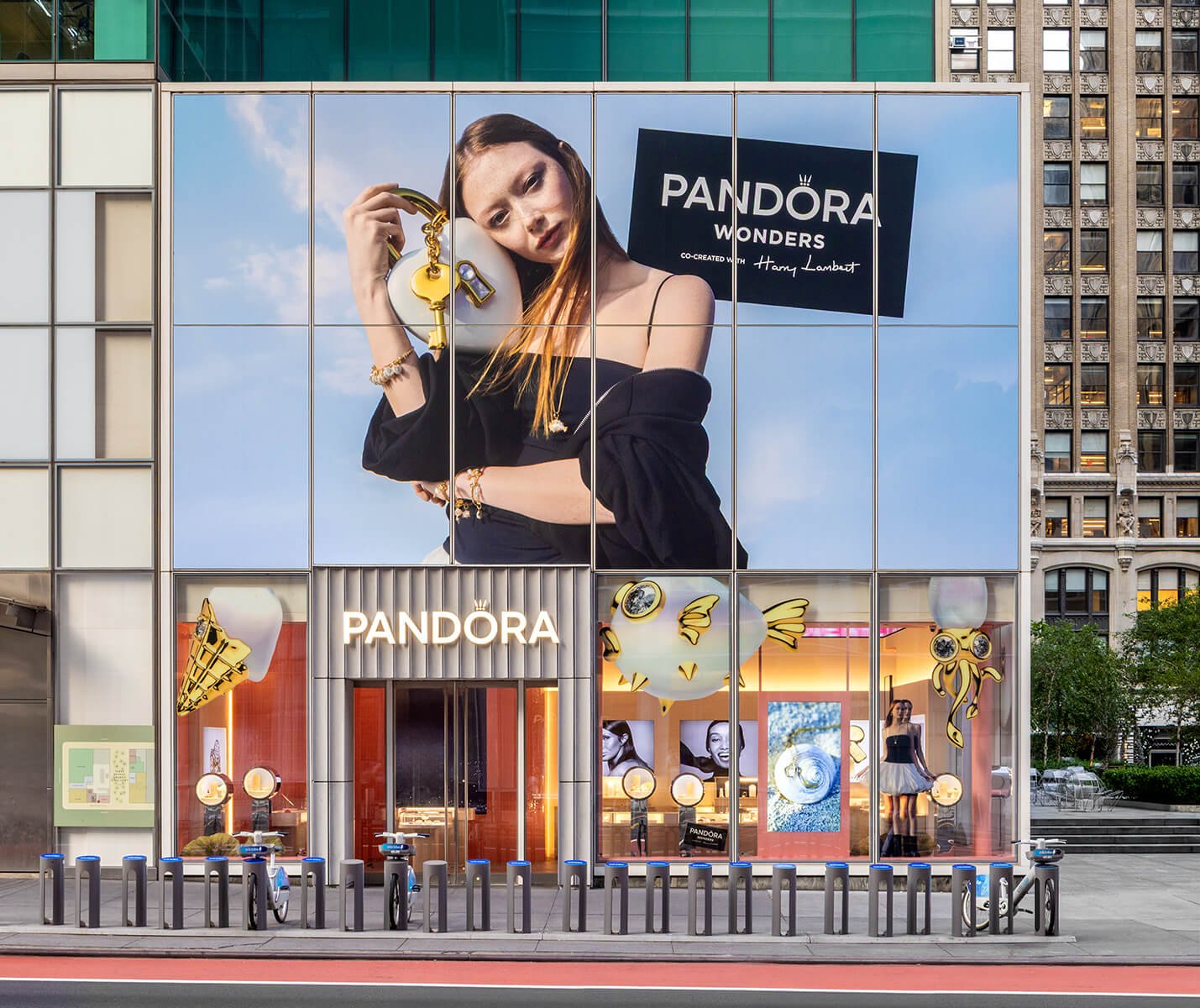Pandora Times Square: Photographing a Flagship's New Interior in NYC