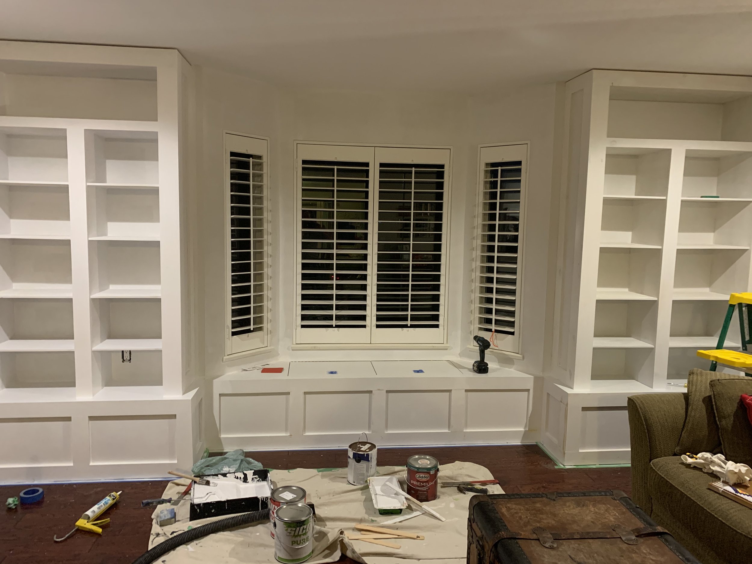 bench_shelves.jpg
