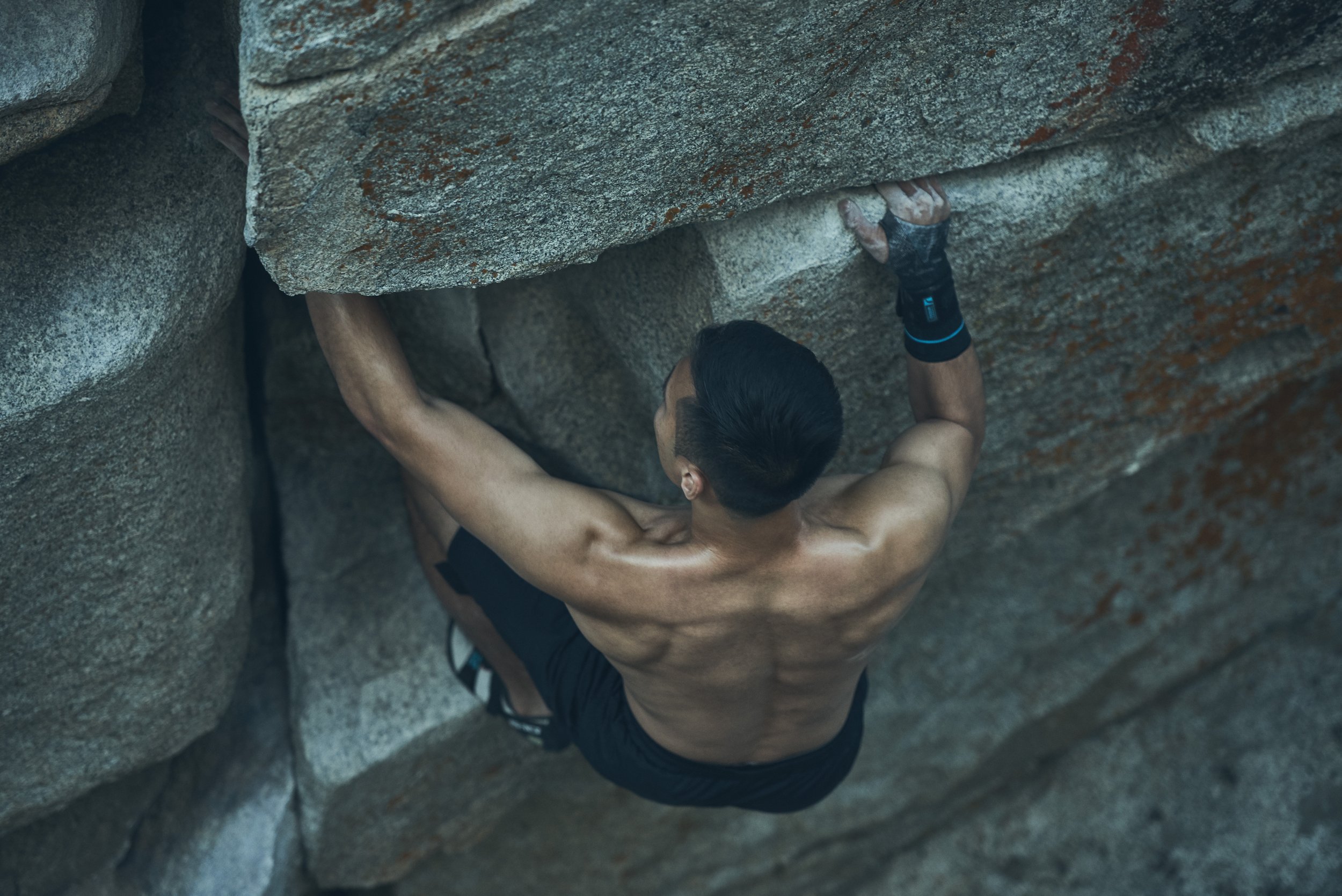 Formfit_Pro_Wrist_Lifestyle_Image_gw4jvr_wu8zqn.jpg